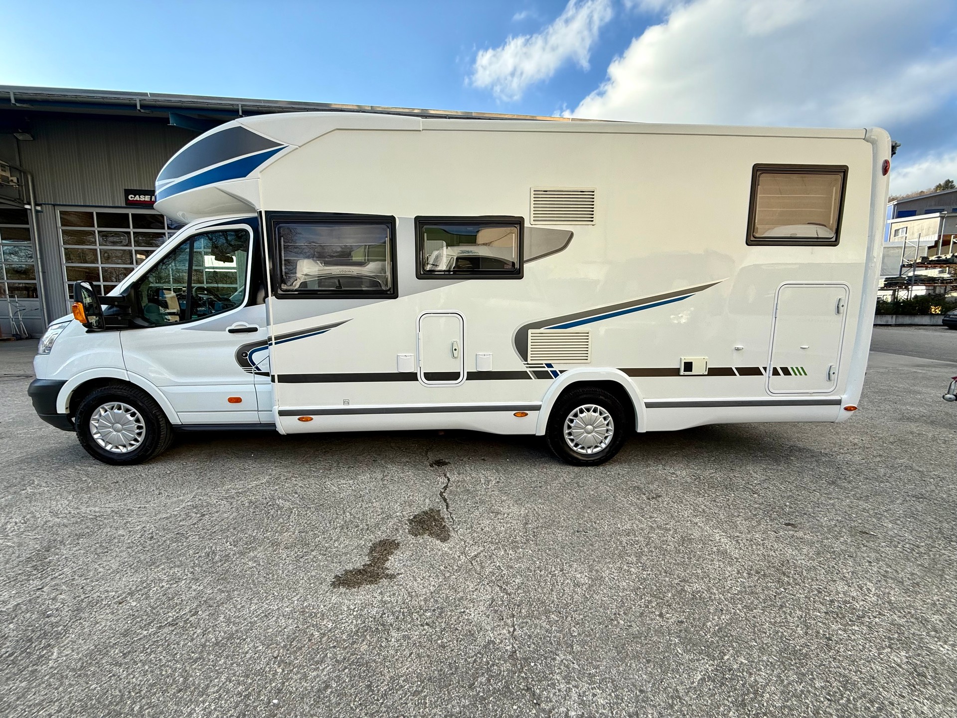 FORD Chausson 717 GA - Längsbetten - Klima-image-5