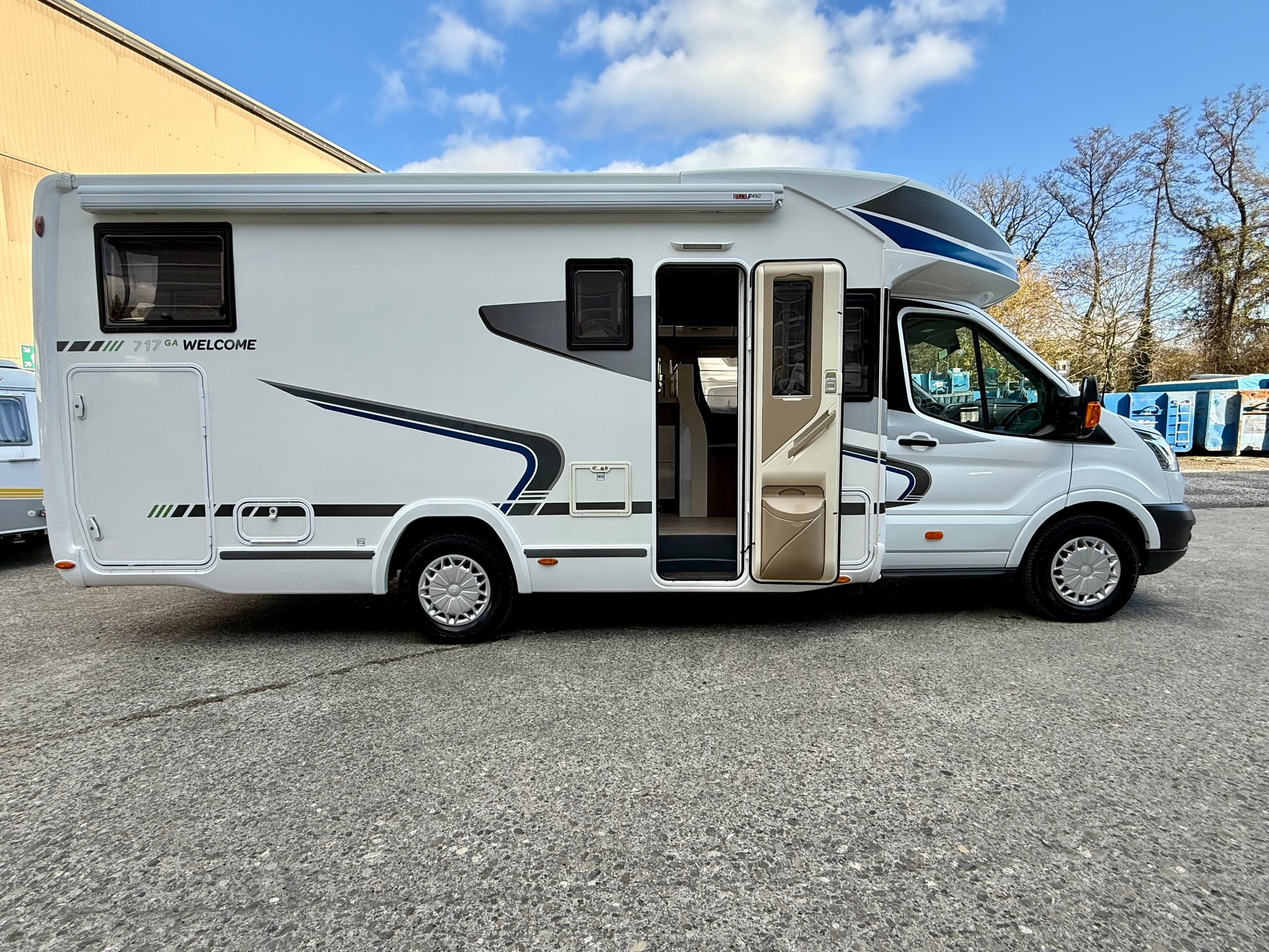 FORD Chausson 717 GA - Längsbetten - Klima-showroom-element-1