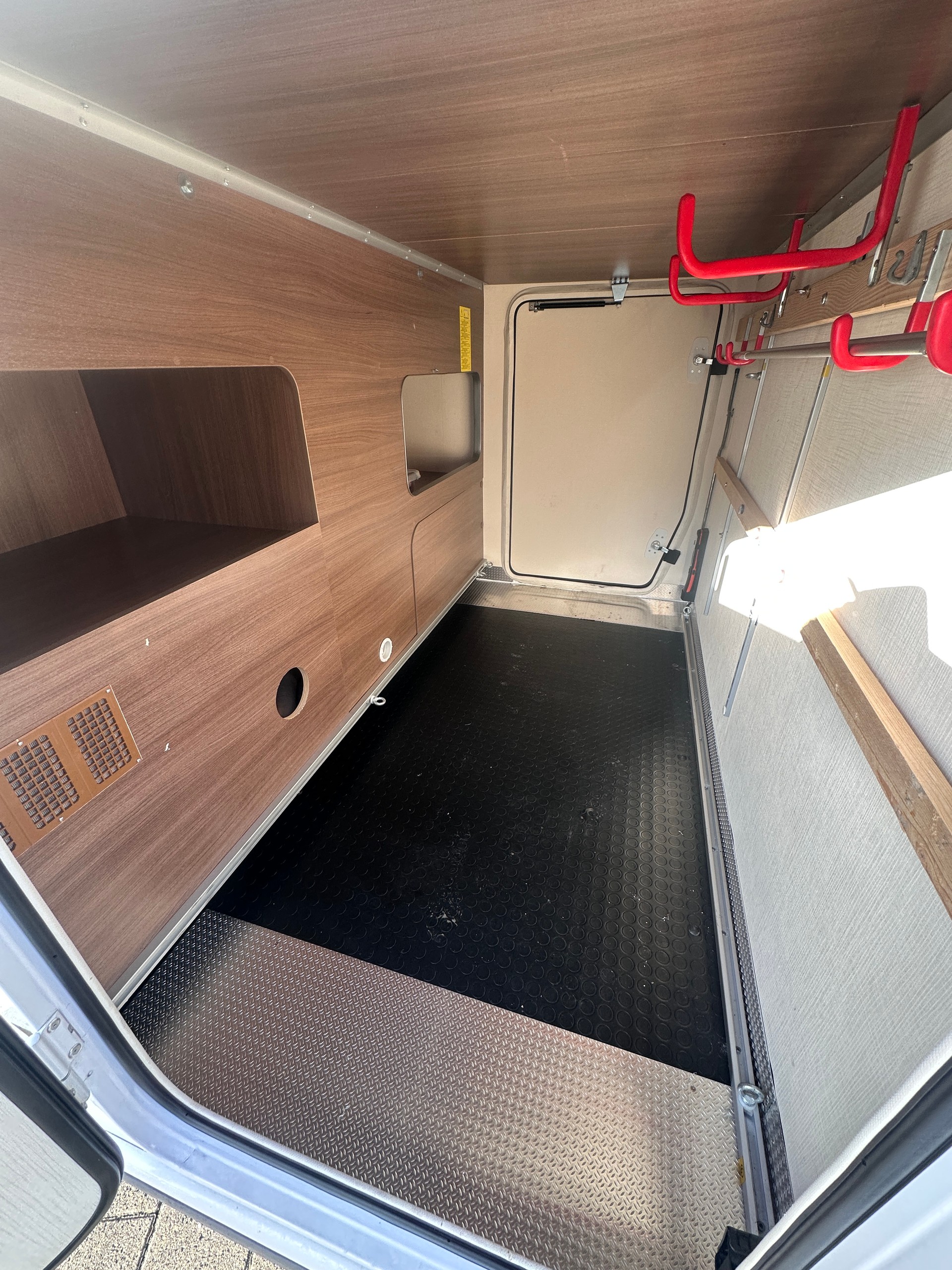 FORD Chausson 717 GA - Längsbetten - Klima-image-18
