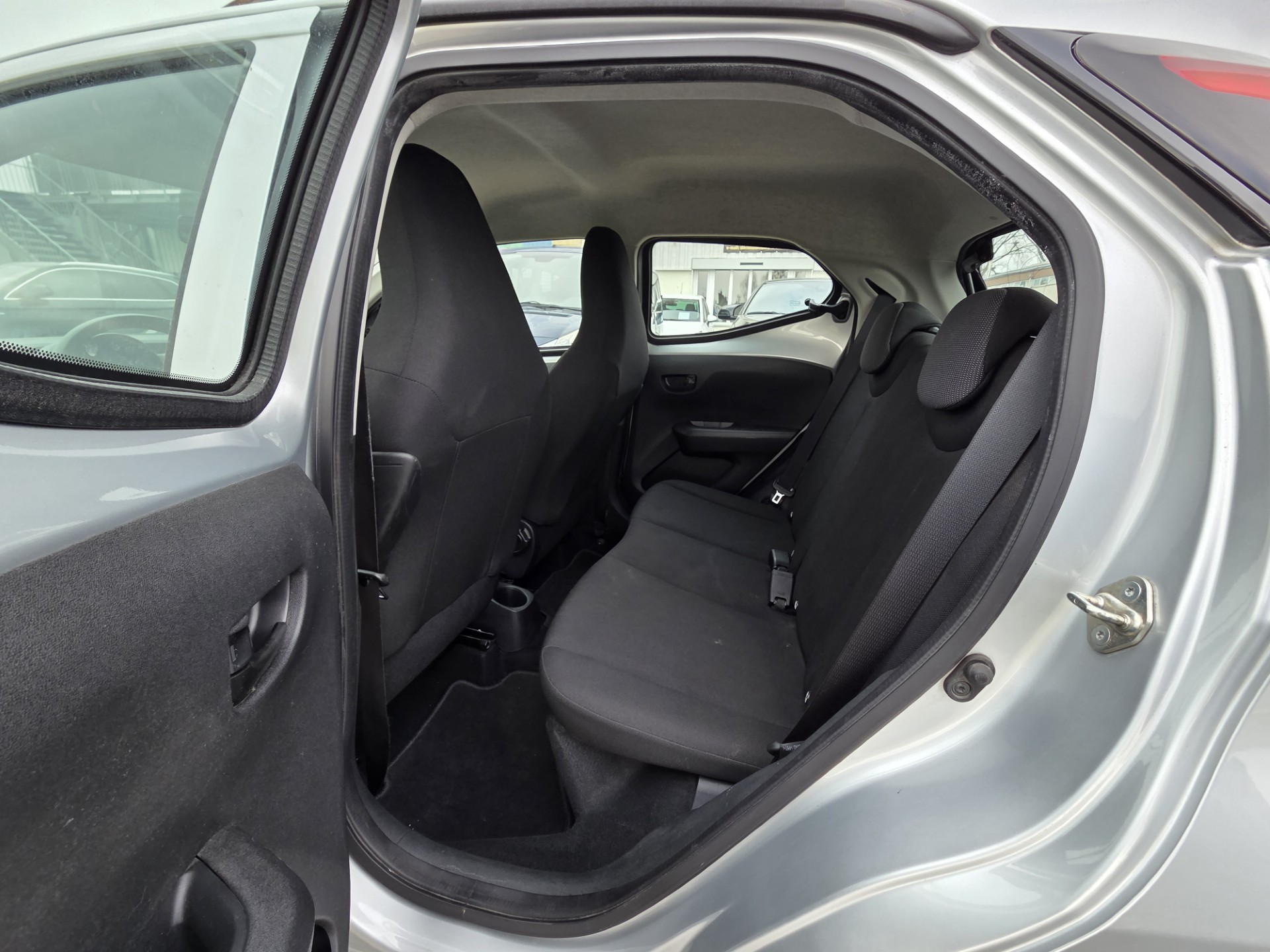 TOYOTA Aygo 1.0 VVT-i x-image-9