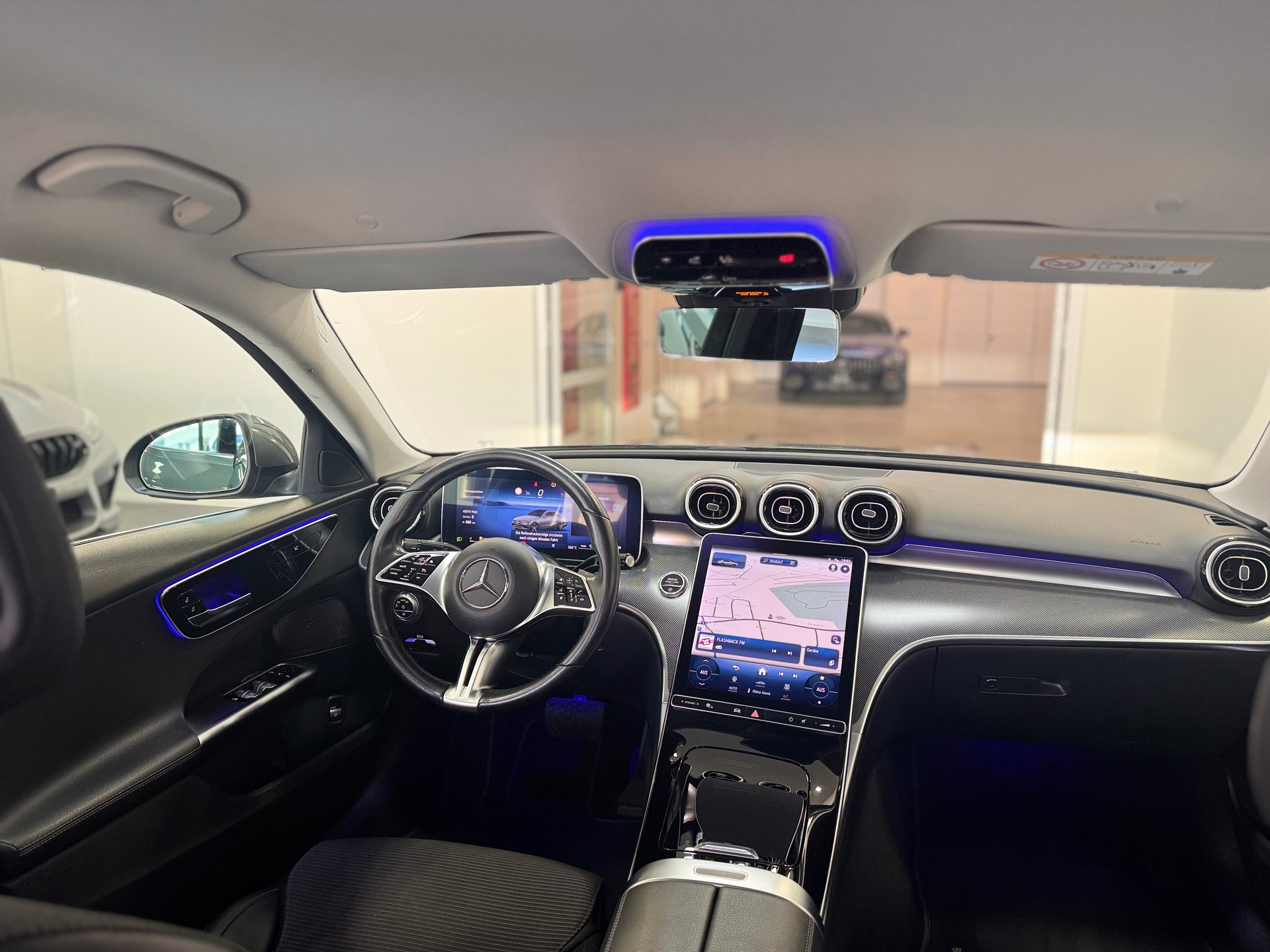 MERCEDES-BENZ C 200 Avantgarde Premium *LED High Performance / Metallic / 360 Kamera / Keyless GO / Ambientebeleuchtung / Fahrassistenz Plus*-image-14