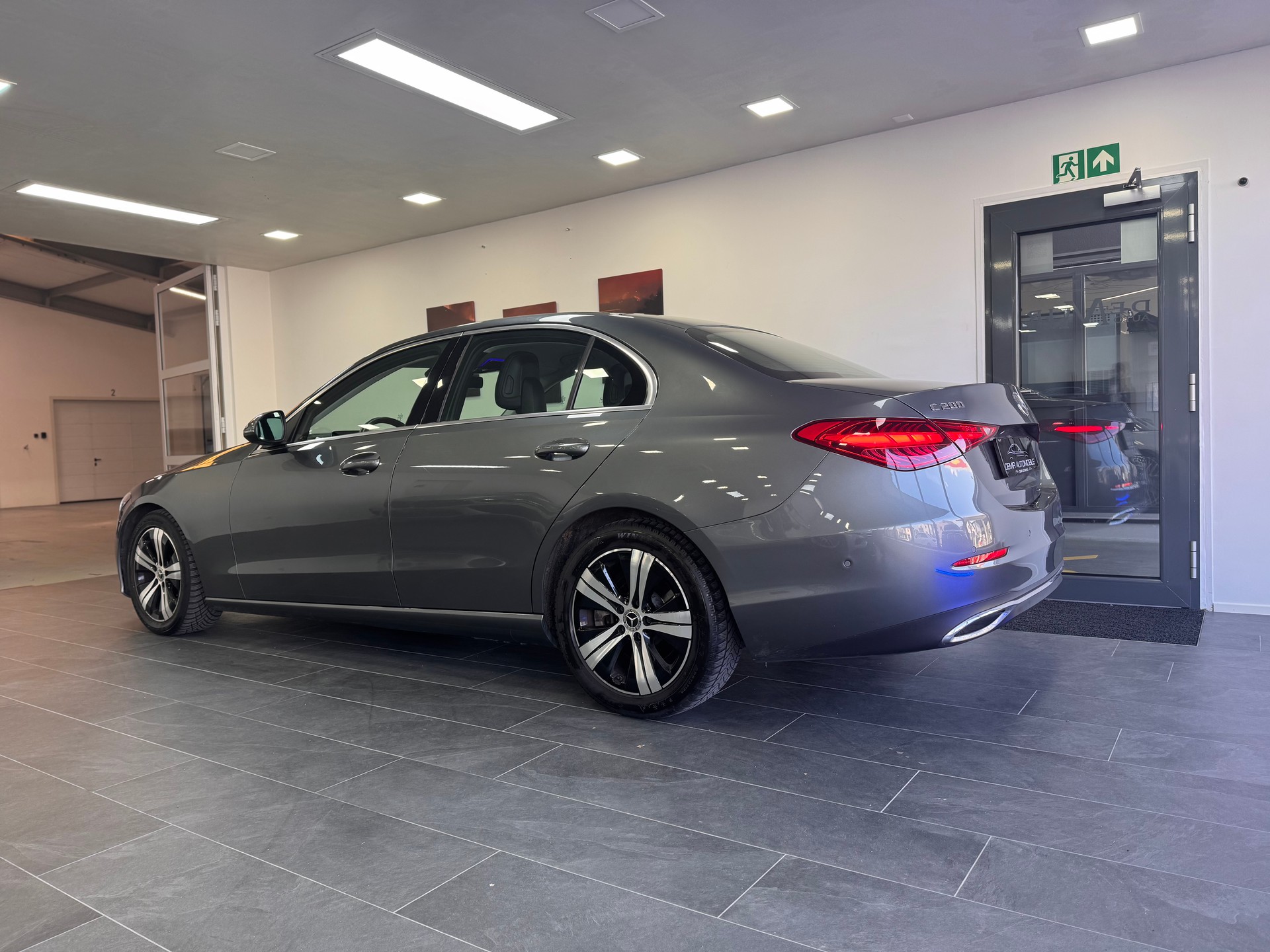 MERCEDES-BENZ C 200 Avantgarde Premium *LED High Performance / Metallic / 360 Kamera / Keyless GO / Ambientebeleuchtung / Fahrassistenz Plus*-image-5