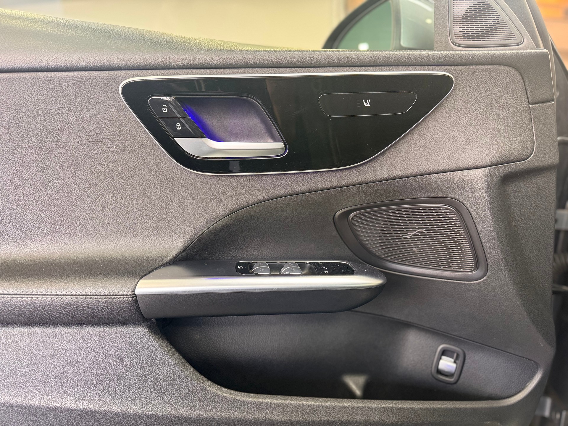 MERCEDES-BENZ C 200 Avantgarde Premium *LED High Performance / Metallic / 360 Kamera / Keyless GO / Ambientebeleuchtung / Fahrassistenz Plus*-image-11