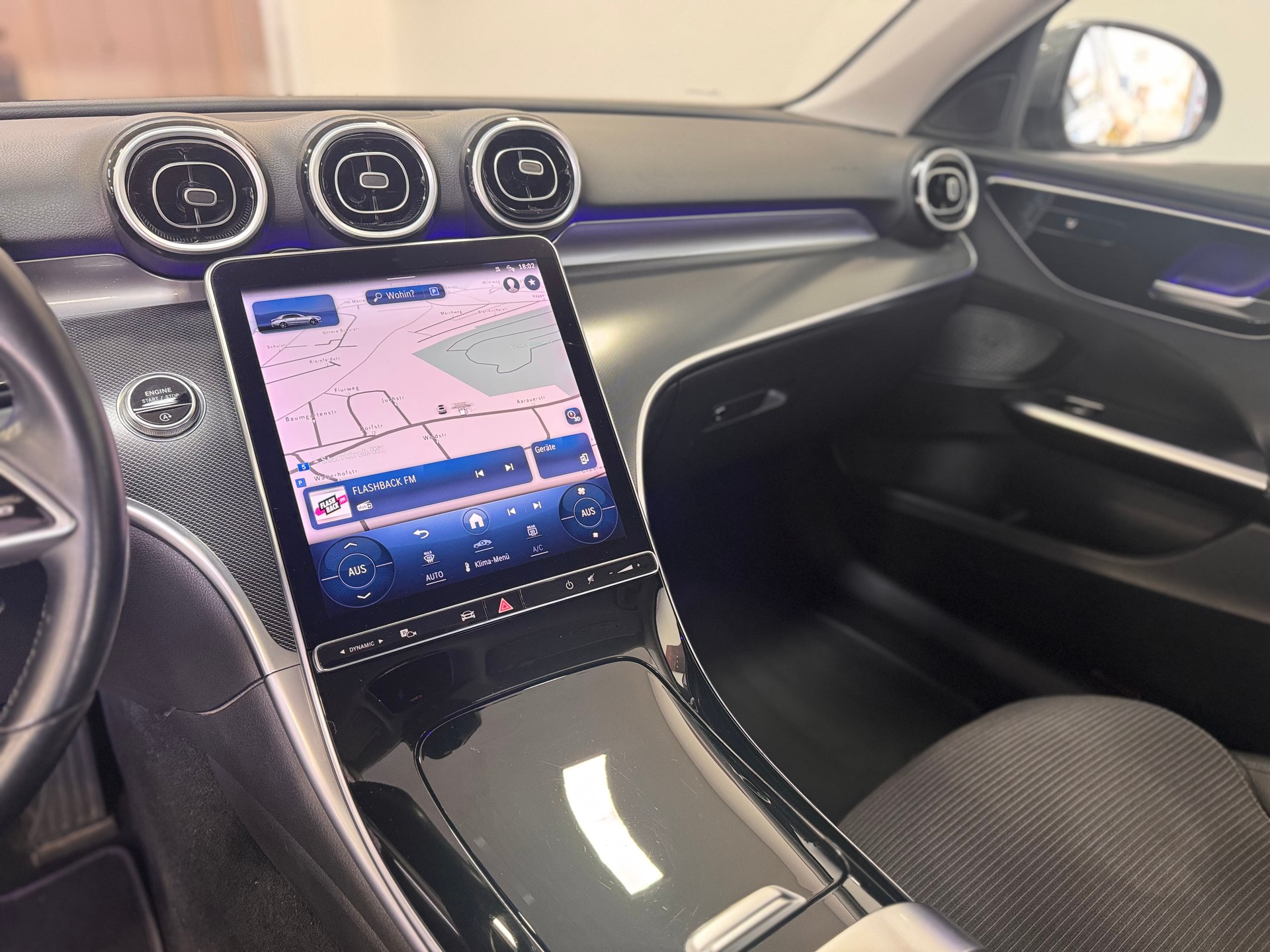 MERCEDES-BENZ C 200 Avantgarde Premium *LED High Performance / Metallic / 360 Kamera / Keyless GO / Ambientebeleuchtung / Fahrassistenz Plus*-image-13