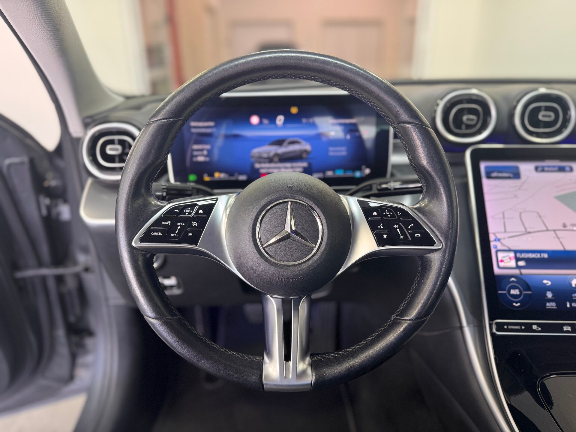 MERCEDES-BENZ C 200 Avantgarde Premium *LED High Performance / Metallic / 360 Kamera / Keyless GO / Ambientebeleuchtung / Fahrassistenz Plus*-image-12