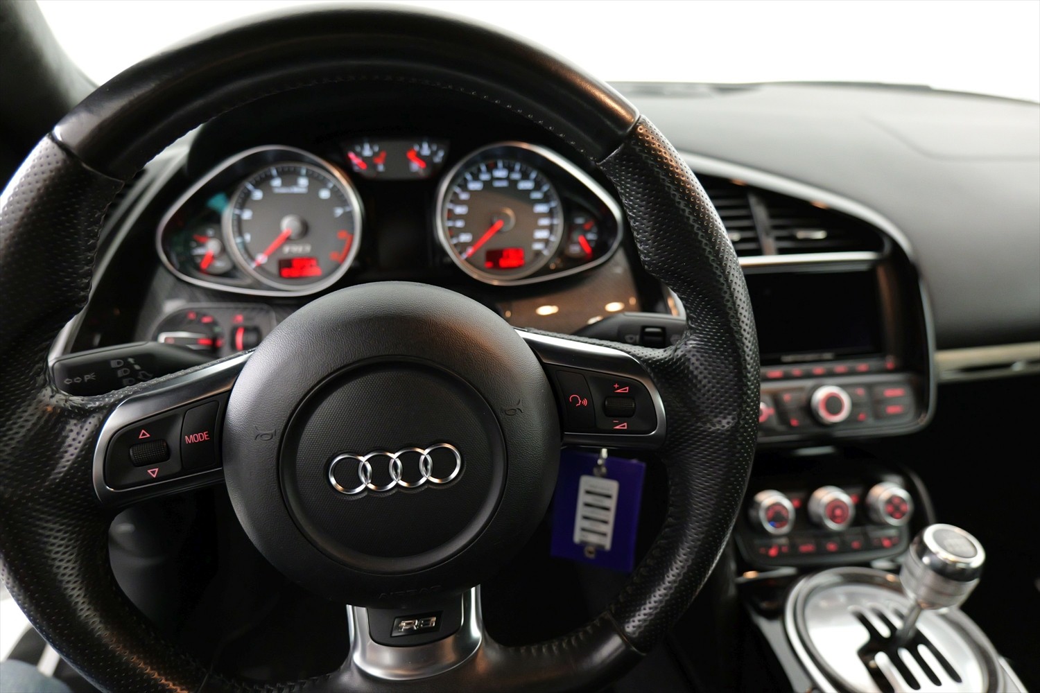 AUDI R8 Coupé 4.2-showroom-element-1