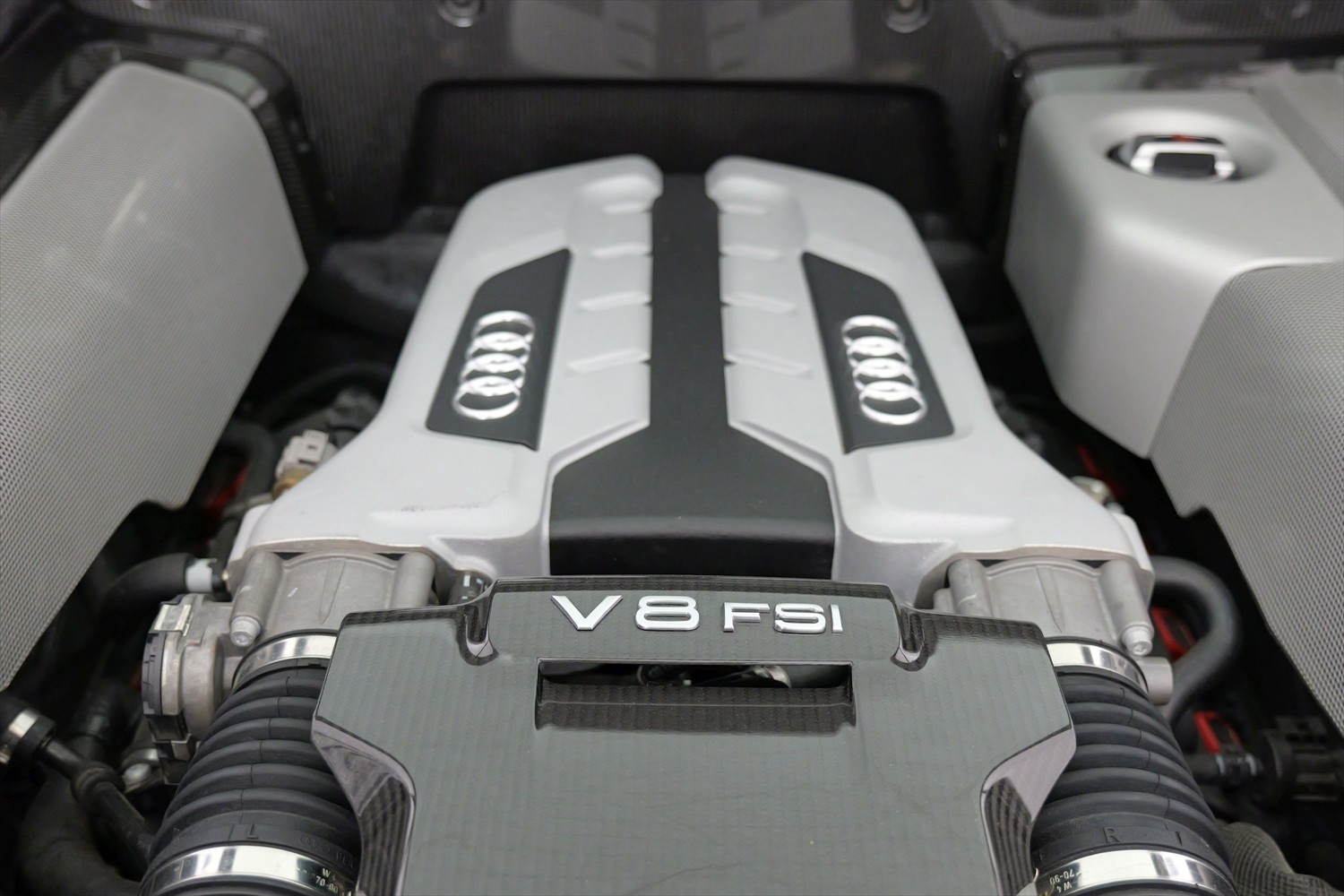 AUDI R8 Coupé 4.2-showroom-element-3
