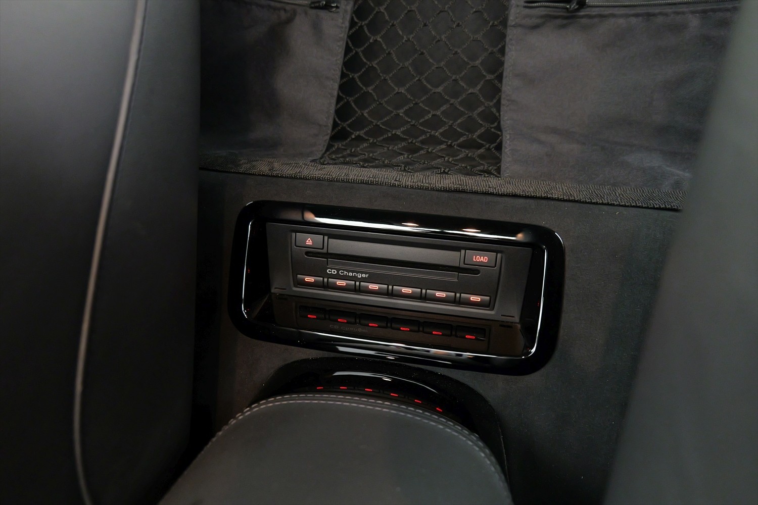 AUDI R8 Coupé 4.2-image-11
