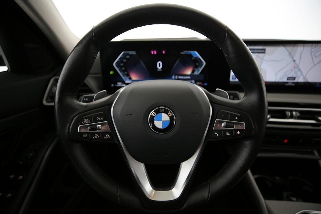 BMW 320d xDrive Touring-image-7