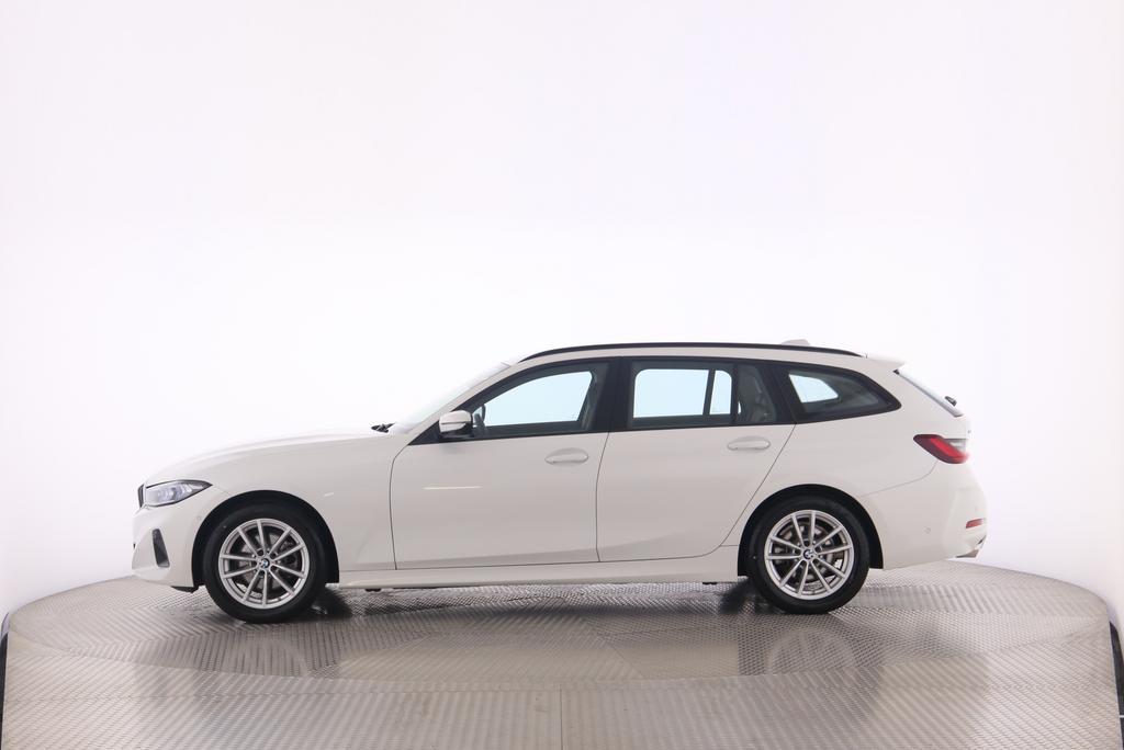 BMW 320d xDrive Touring-showroom-element-3