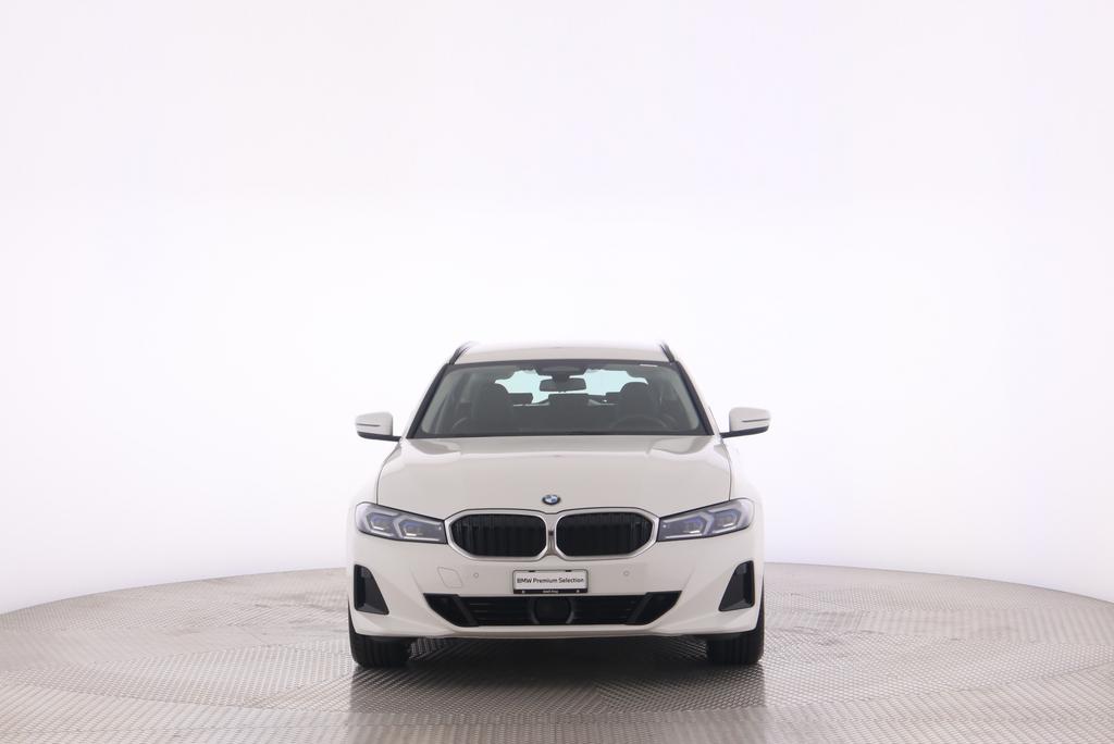 BMW 320d xDrive Touring-image-4