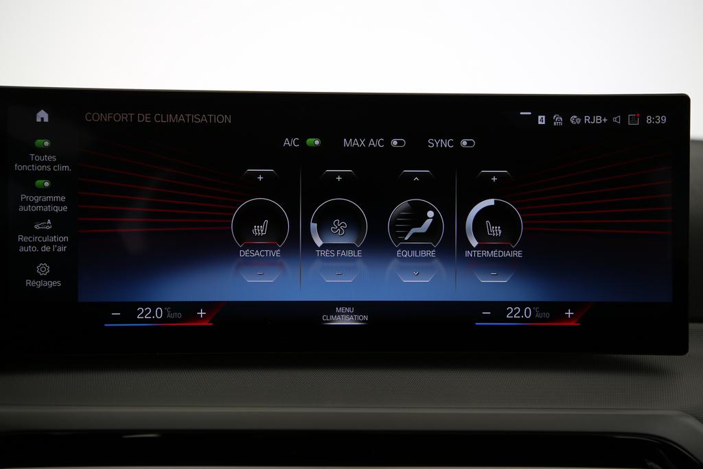 BMW 320d xDrive Touring-image-10