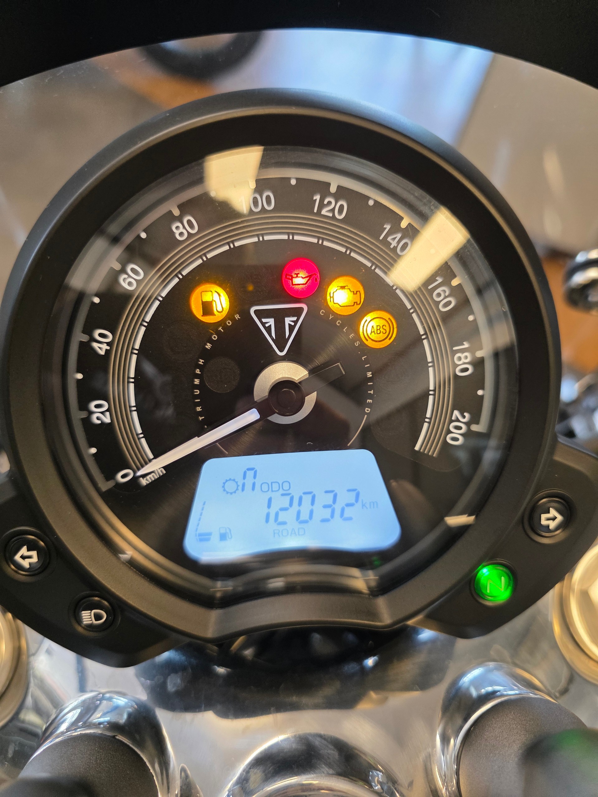 TRIUMPH Bonneville 1200 Speedmaster ABS-image-5