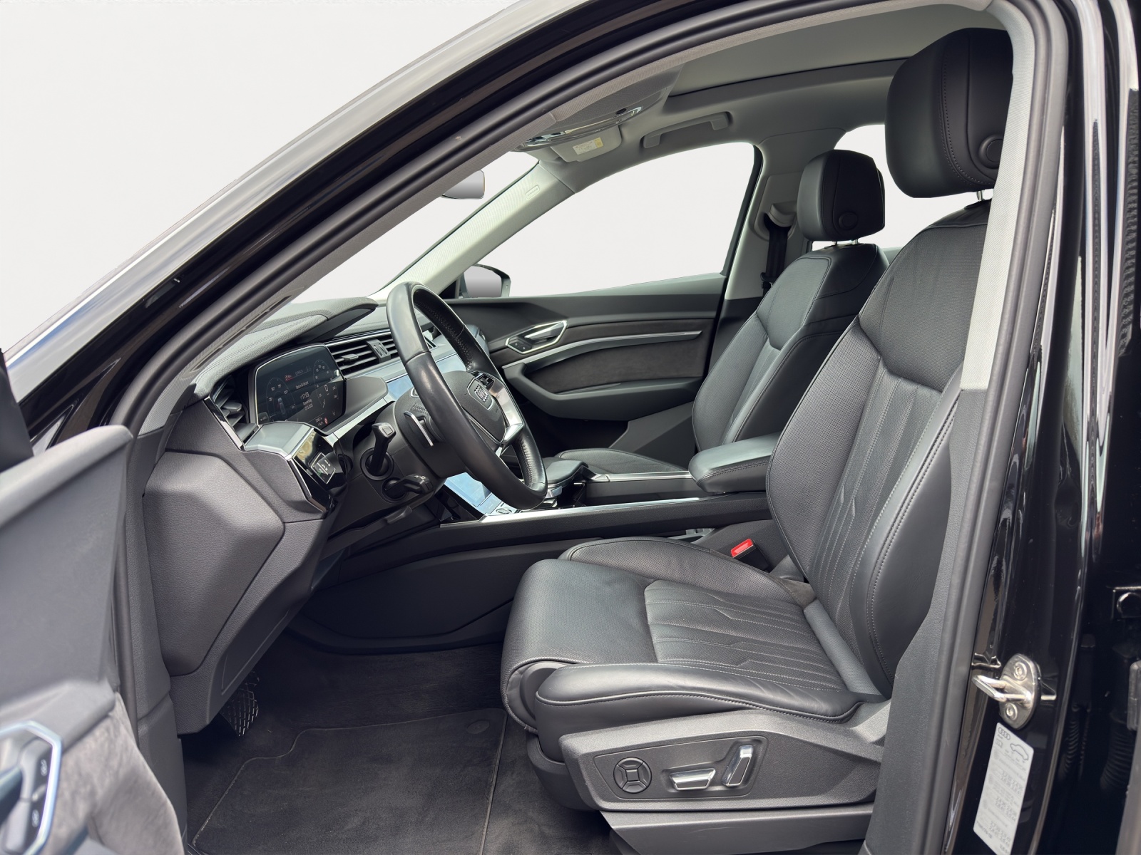 AUDI e-tron SB 55 quattro-image-4