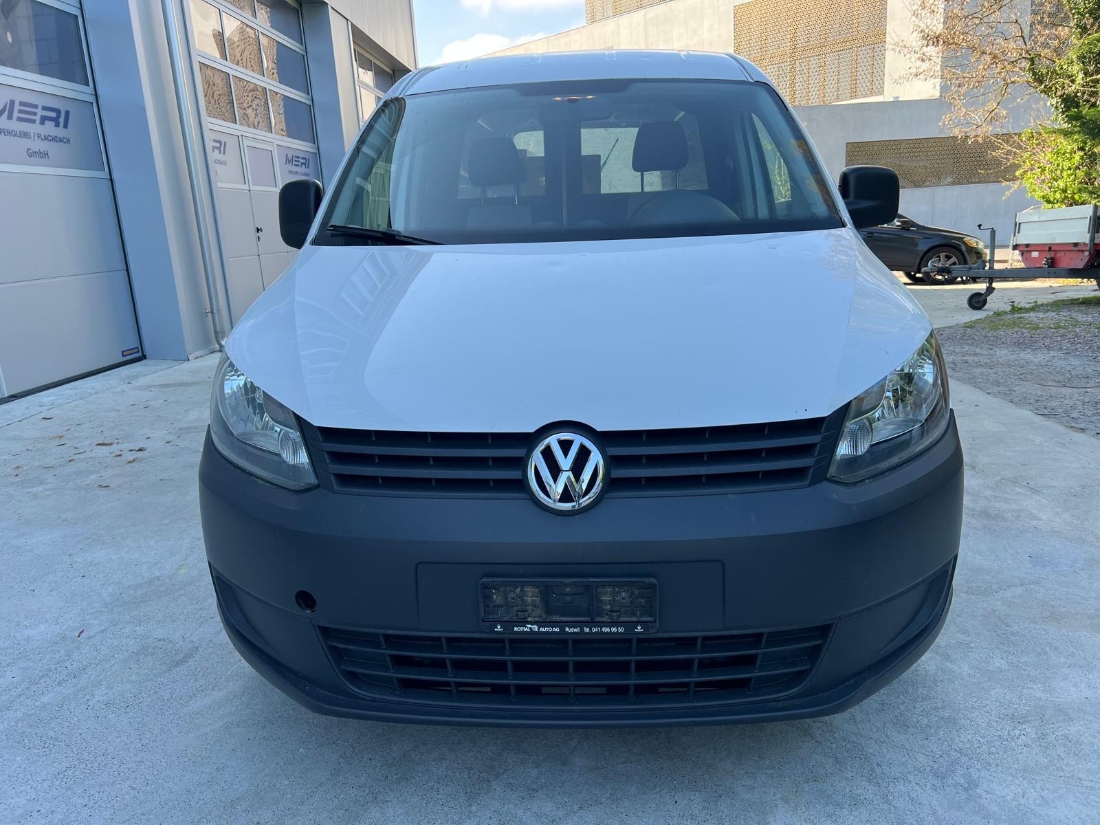 VW Caddy Maxi 1.6 TDI Blue Motion Technology-image-1