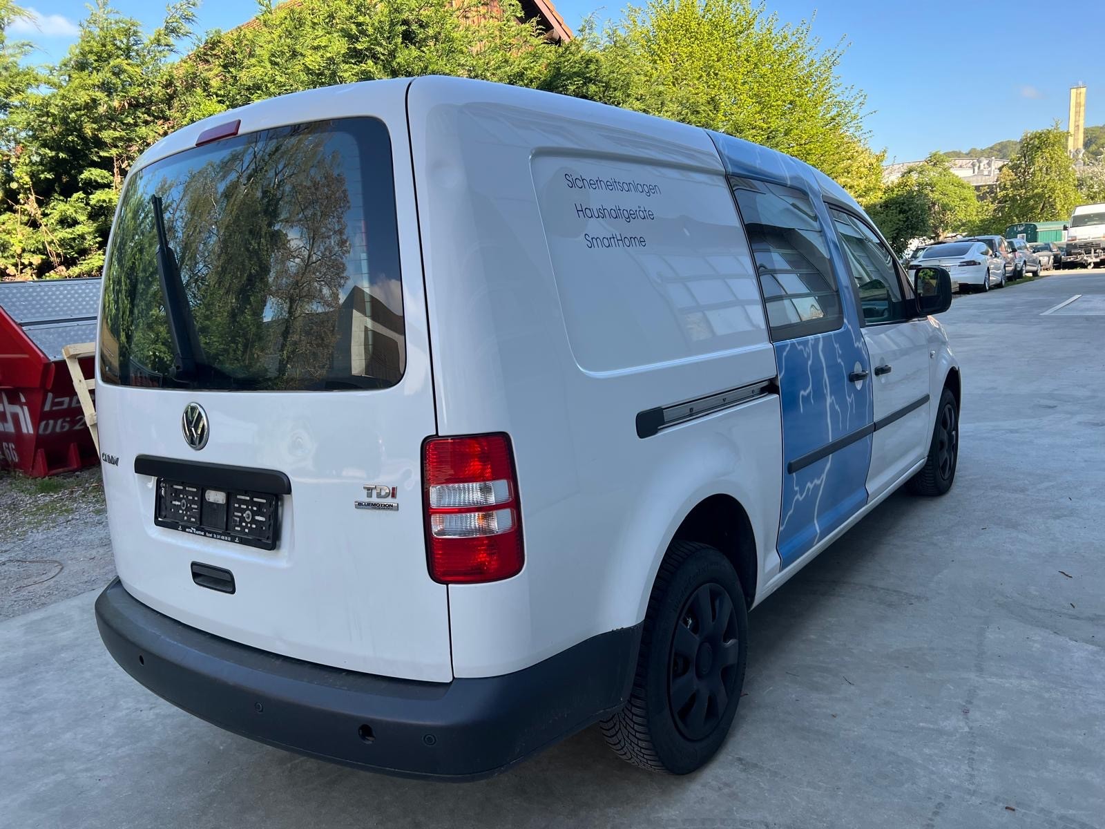 VW Caddy Maxi 1.6 TDI Blue Motion Technology-image-4