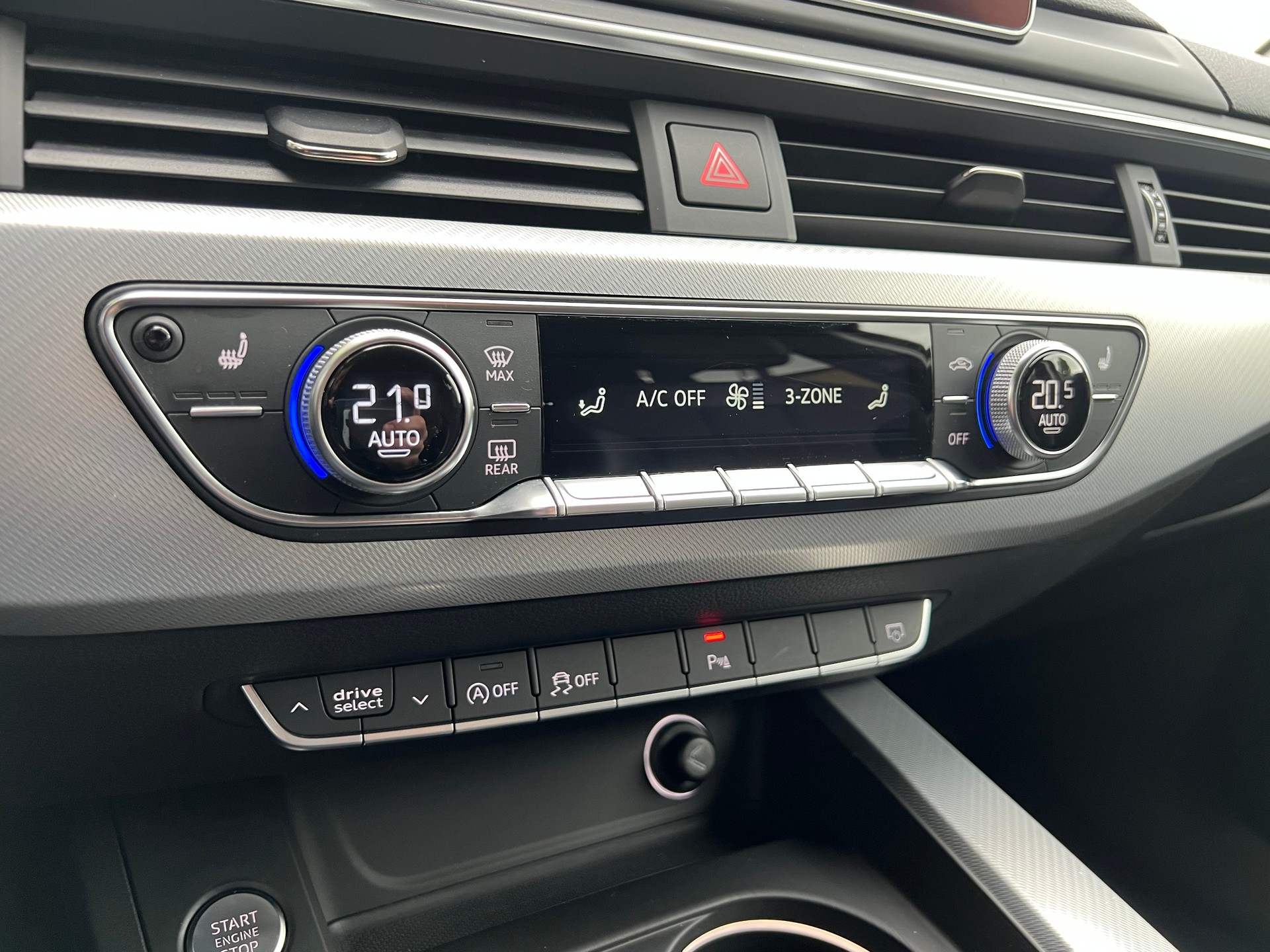AUDI A4 Avant 2.0 TDI 190 Sport quattro S-Tronic-image-17