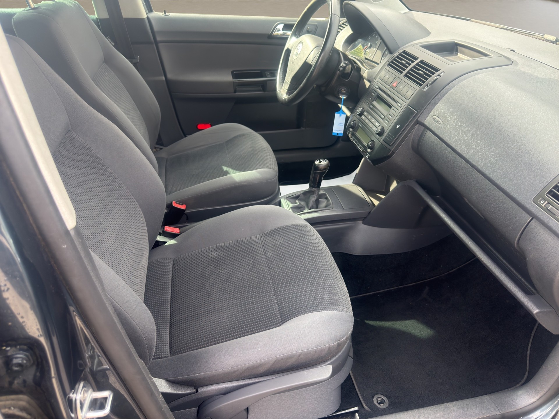 VW Polo 1.4 16V Trendline-image-12