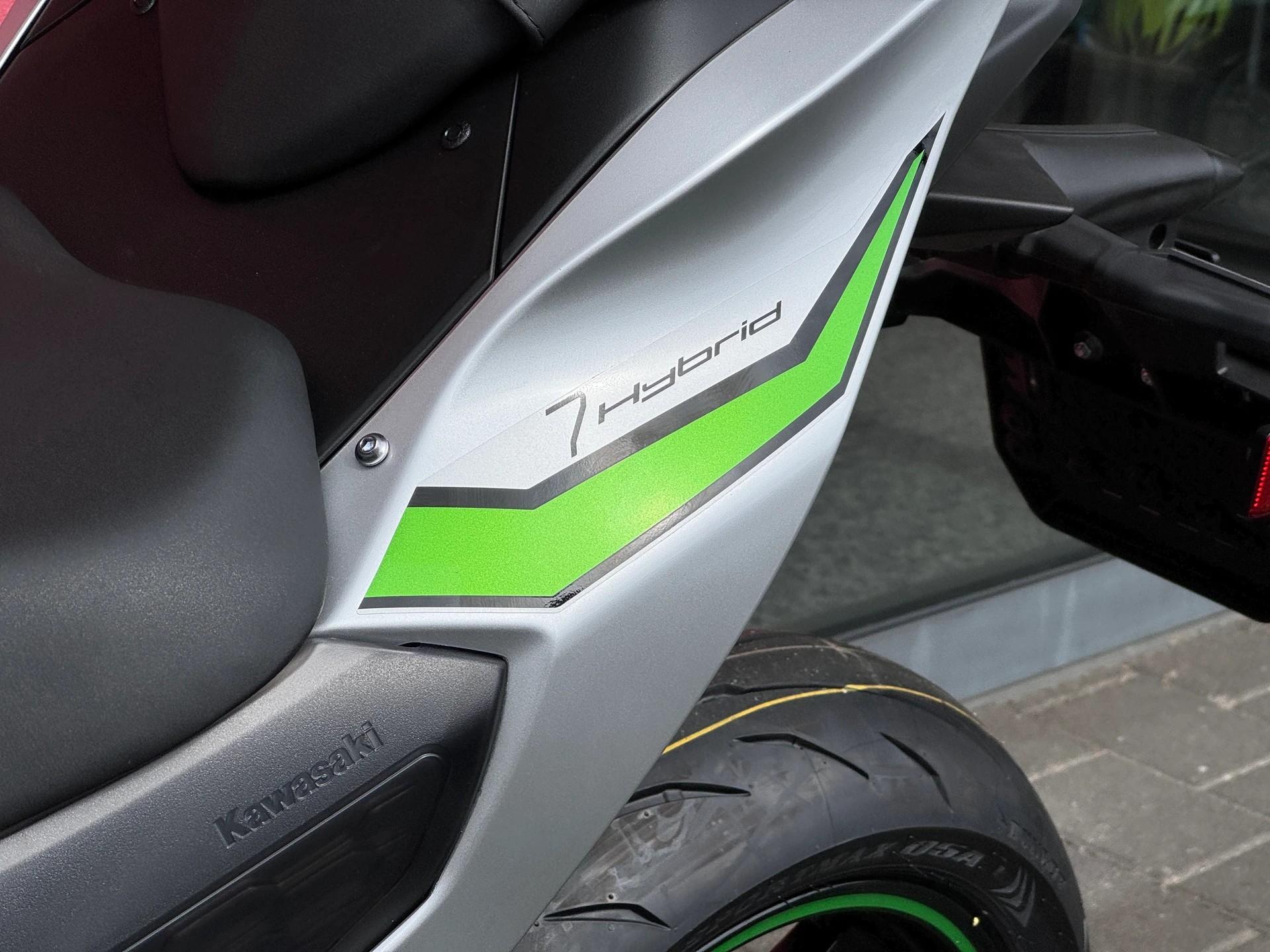 KAWASAKI NINJA 7 HYBRID-image-8