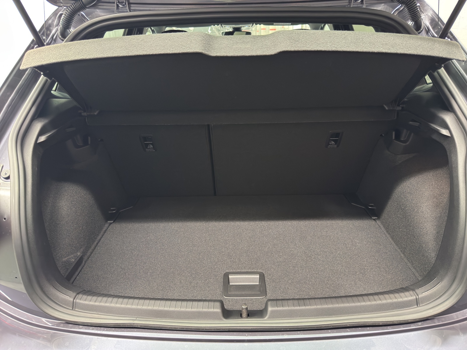 VW Polo 2.0 TSI GTI DSG-image-10