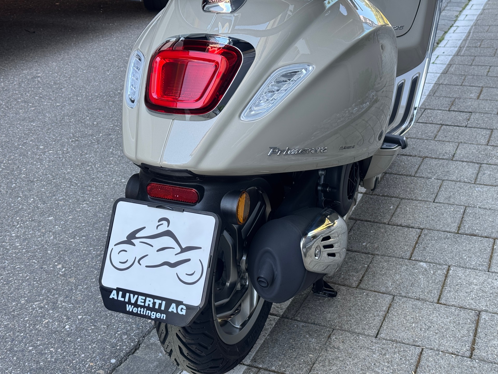 PIAGGIO Vespa 125 Primavera 2026 Keyless Go & LCD Display-image-11