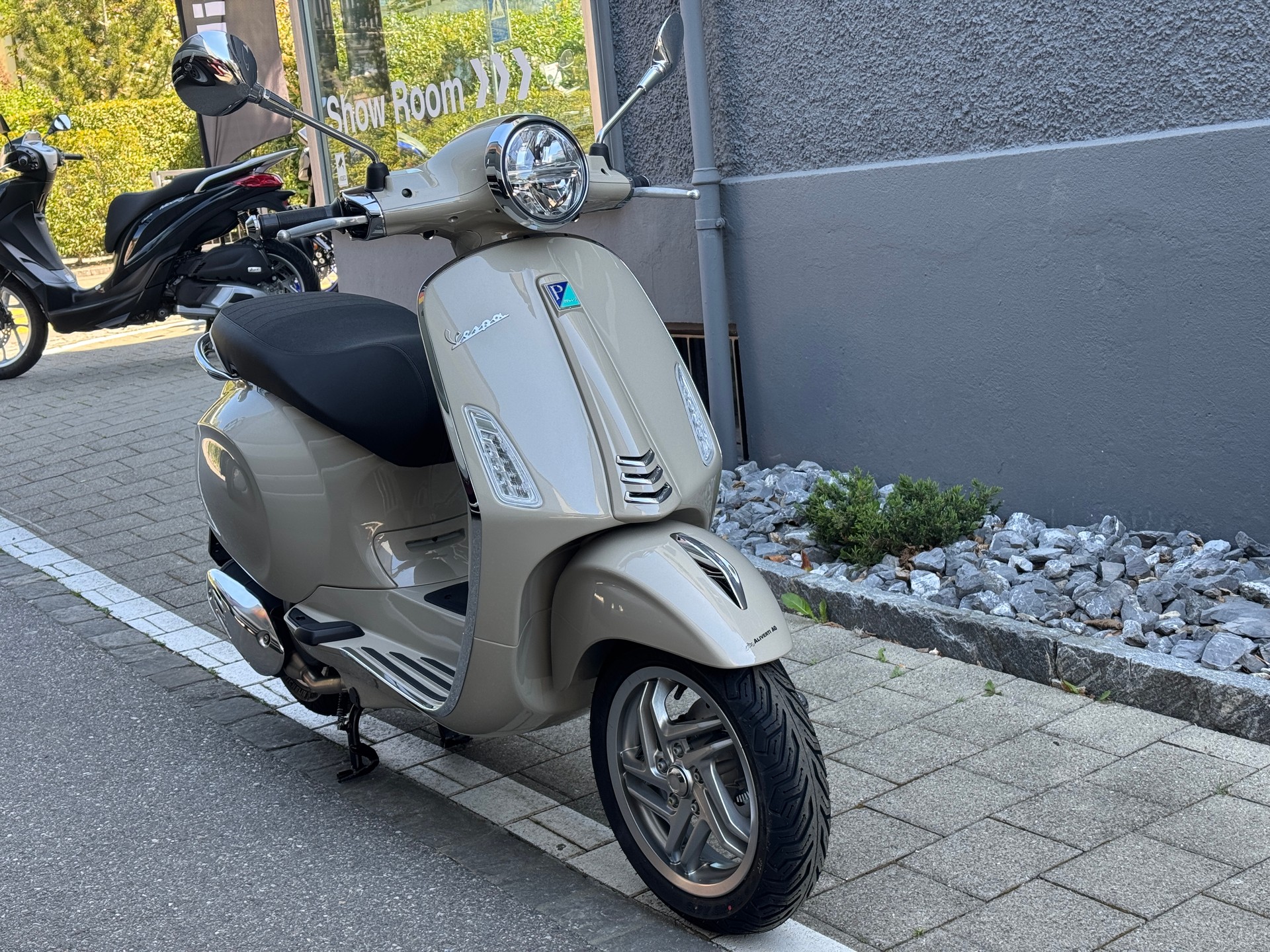 PIAGGIO Vespa 125 Primavera 2026 Keyless Go & LCD Display-image-12