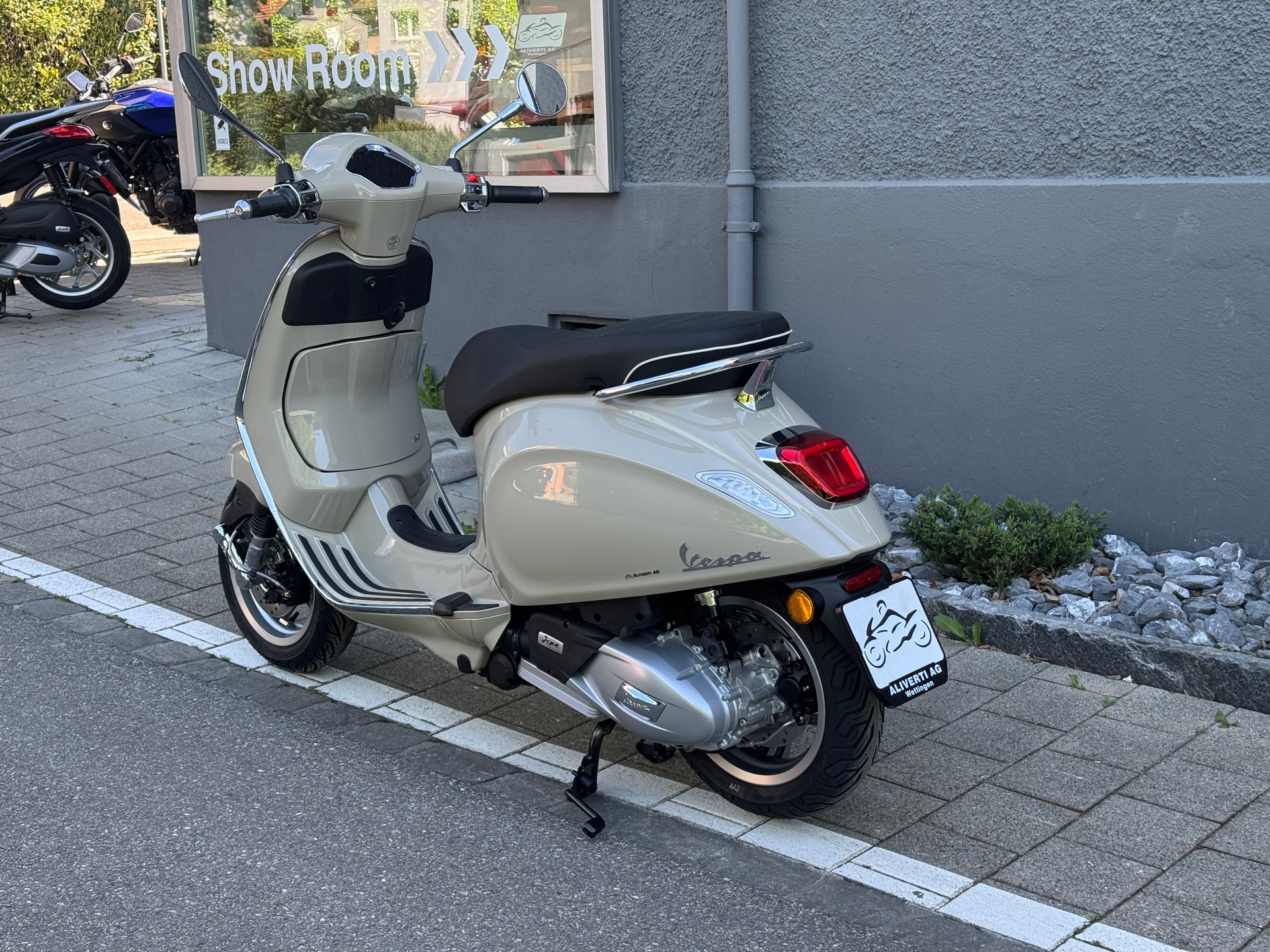 PIAGGIO Vespa 125 Primavera 2026 Keyless Go & LCD Display-image-6