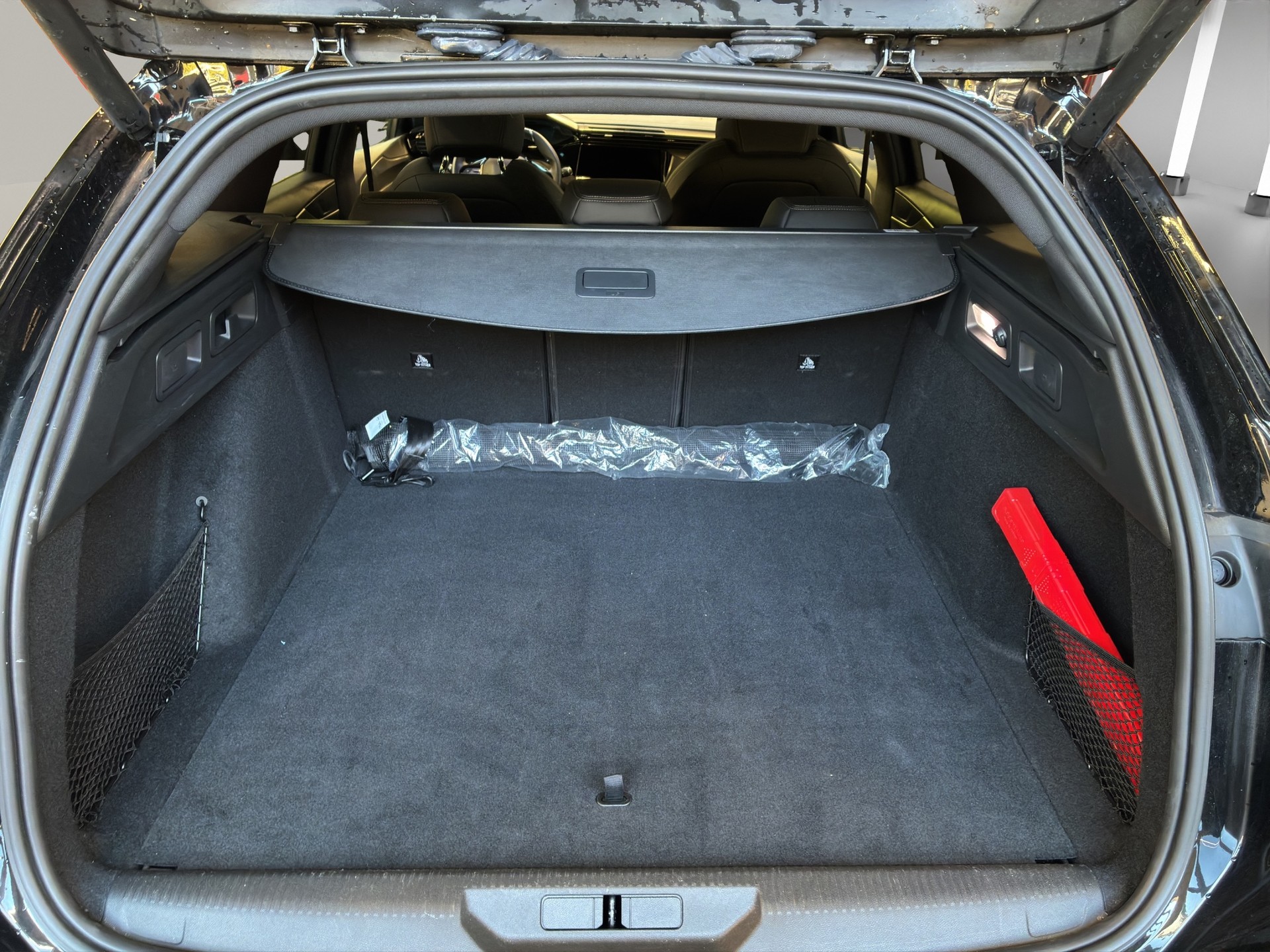 PEUGEOT 308 SW 1.6 PHEV 225 GT-image-10