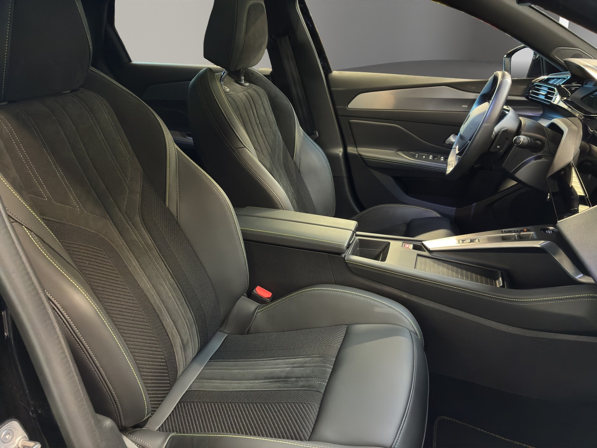 PEUGEOT 308 SW 1.6 PHEV 225 GT-image-8