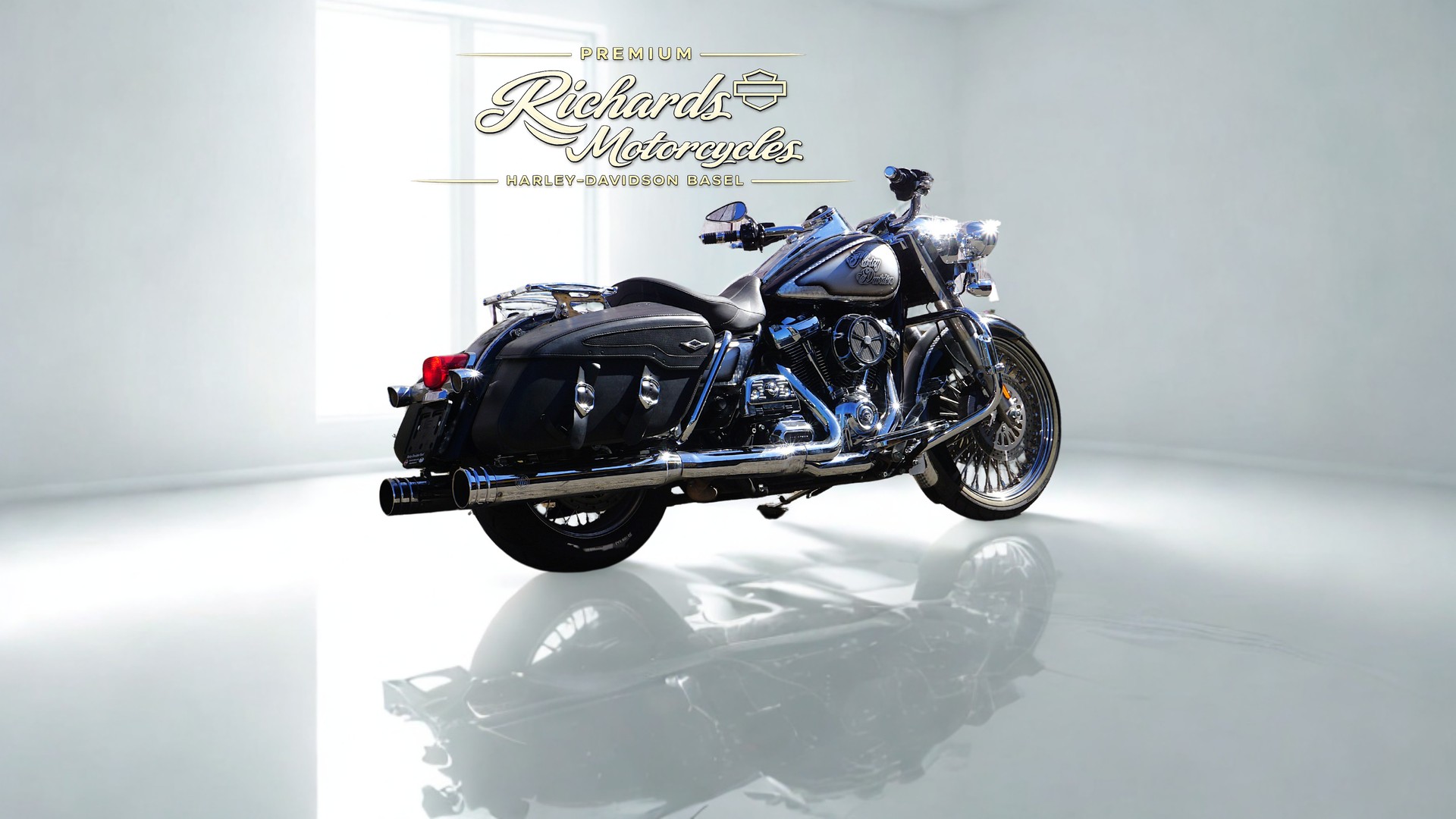HARLEY-DAVIDSON FLHRC Road King Classic 107 ABS-image-2