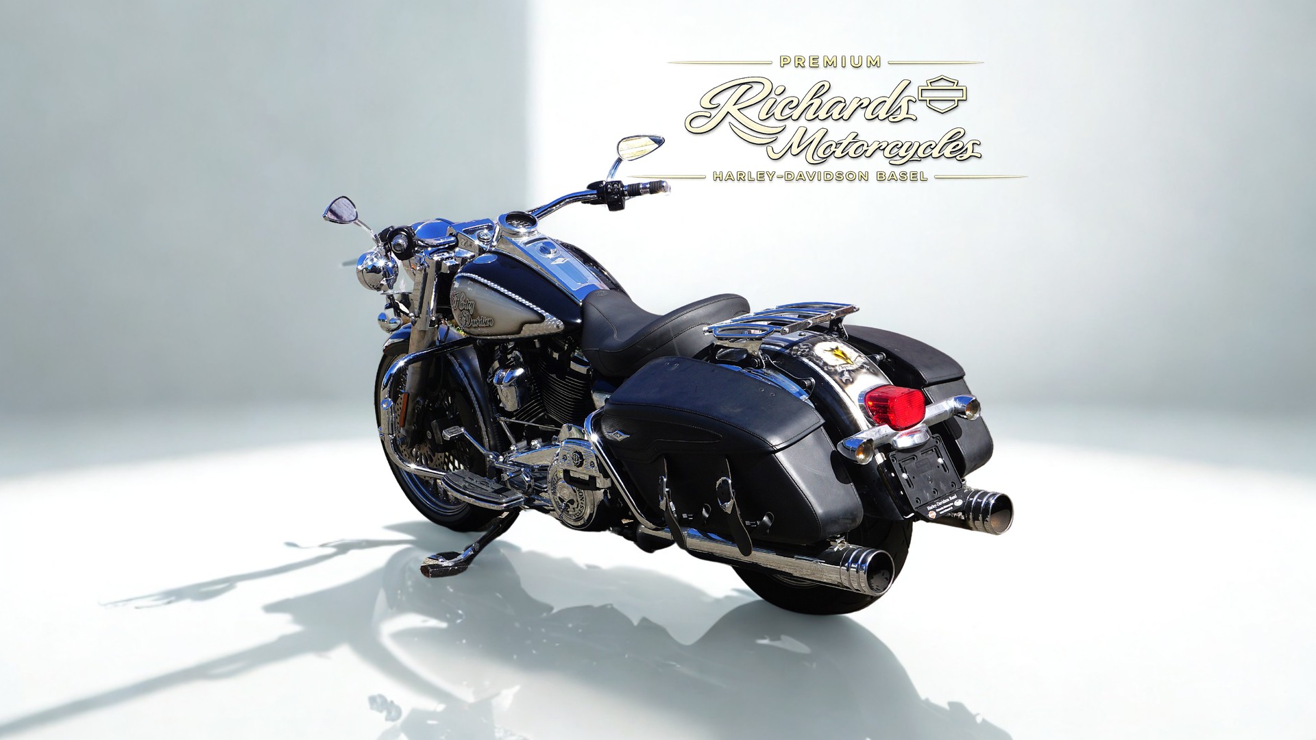HARLEY-DAVIDSON FLHRC Road King Classic 107 ABS-image-5