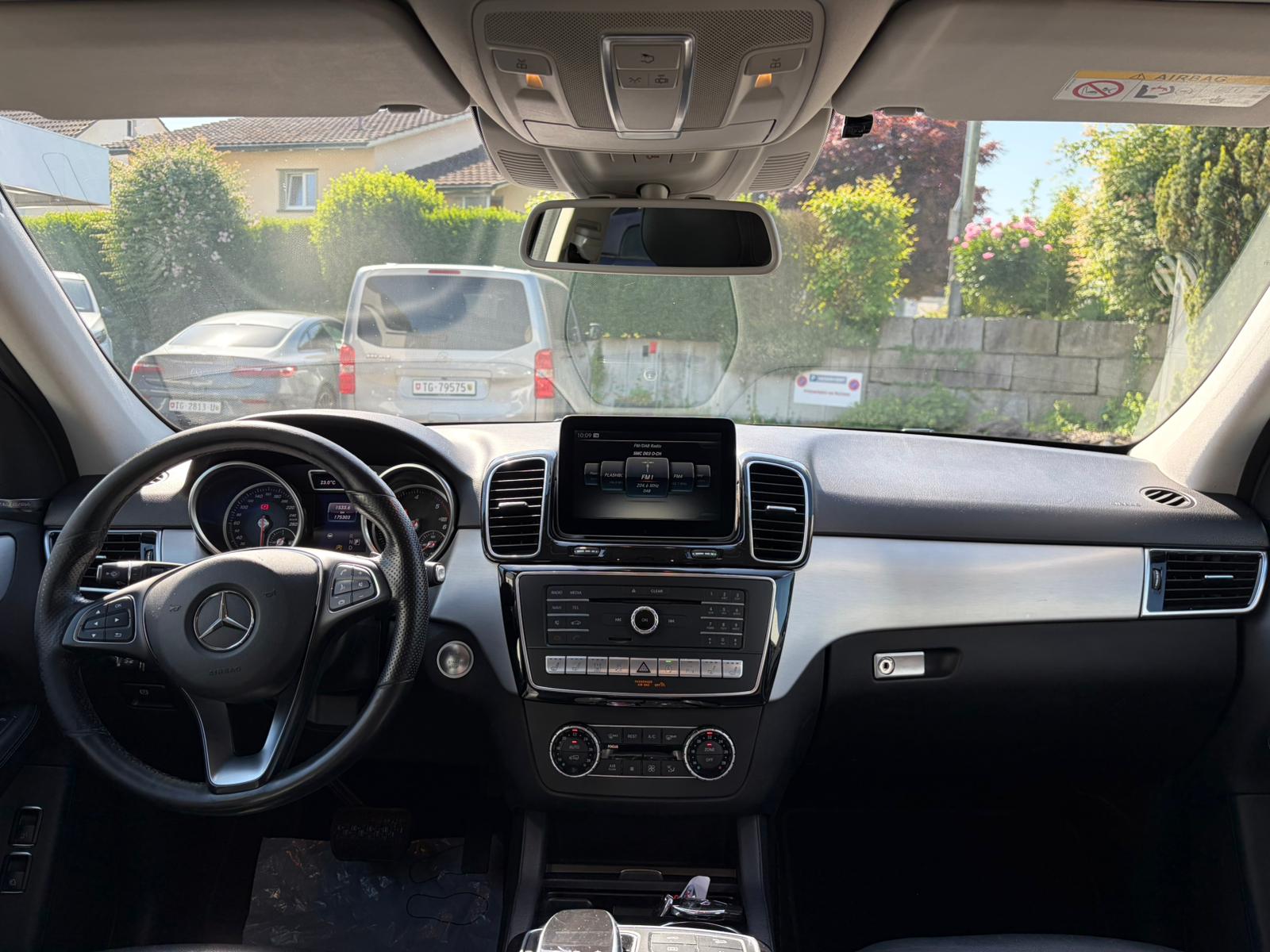 MERCEDES-BENZ GLE 350 d Executive 4Matic 9G-Tronic-image-12