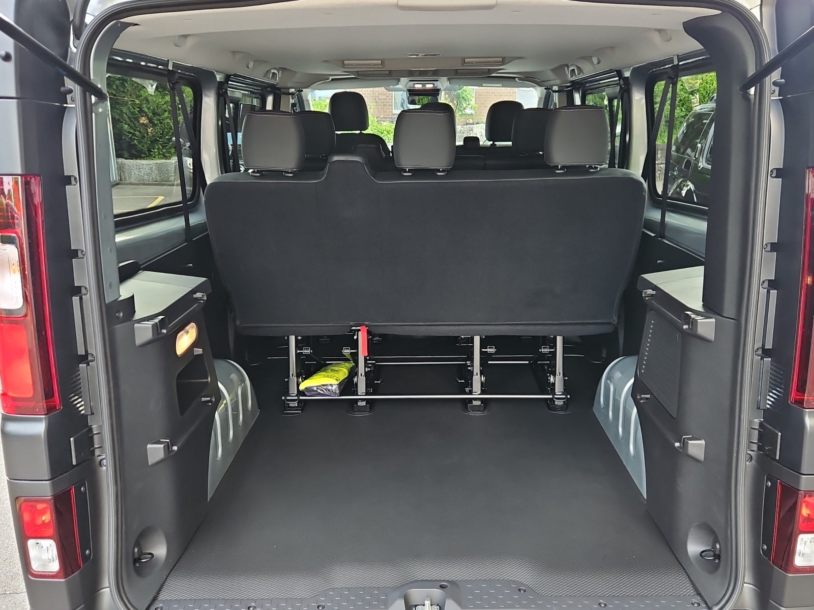 NISSAN Primastarr Kombi 3.0 t L2 H1 2.0 dCi 170 Tekna 9P-image-14