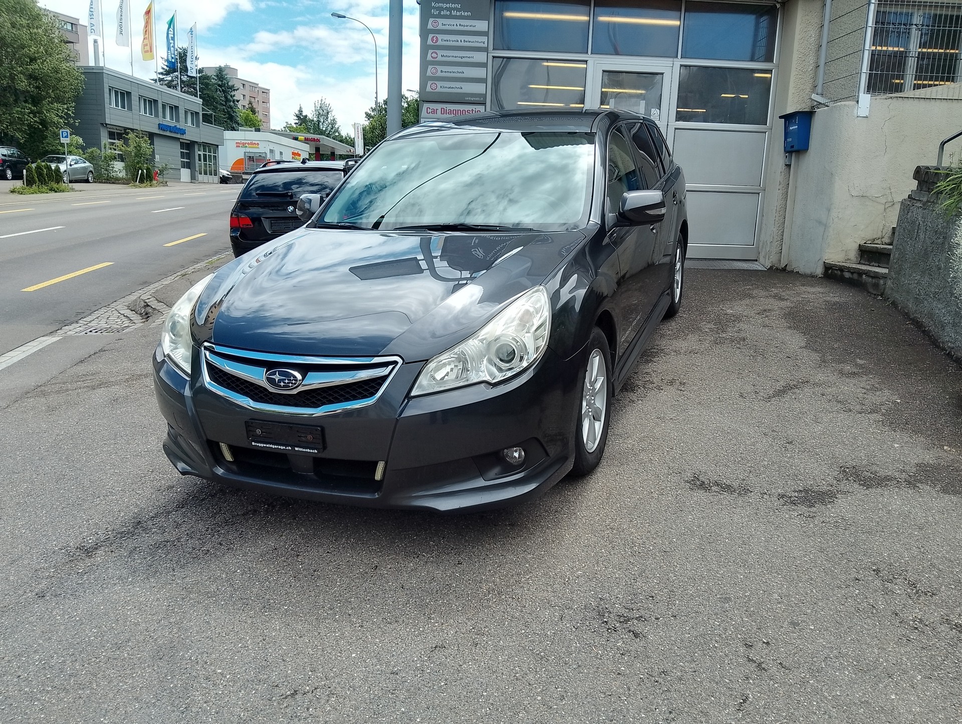 SUBARU Legacy 2.0i Swiss AWD-image-1