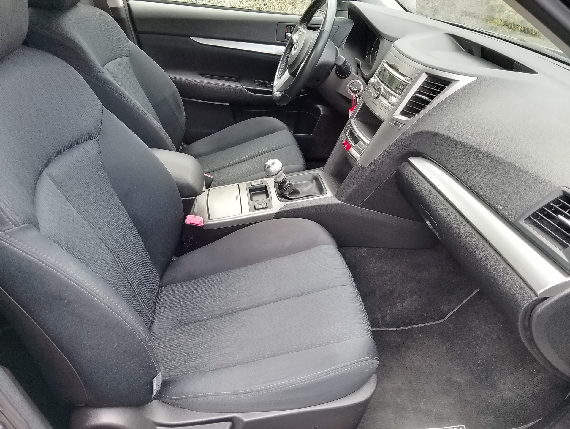 SUBARU Legacy 2.0i Swiss AWD-image-14
