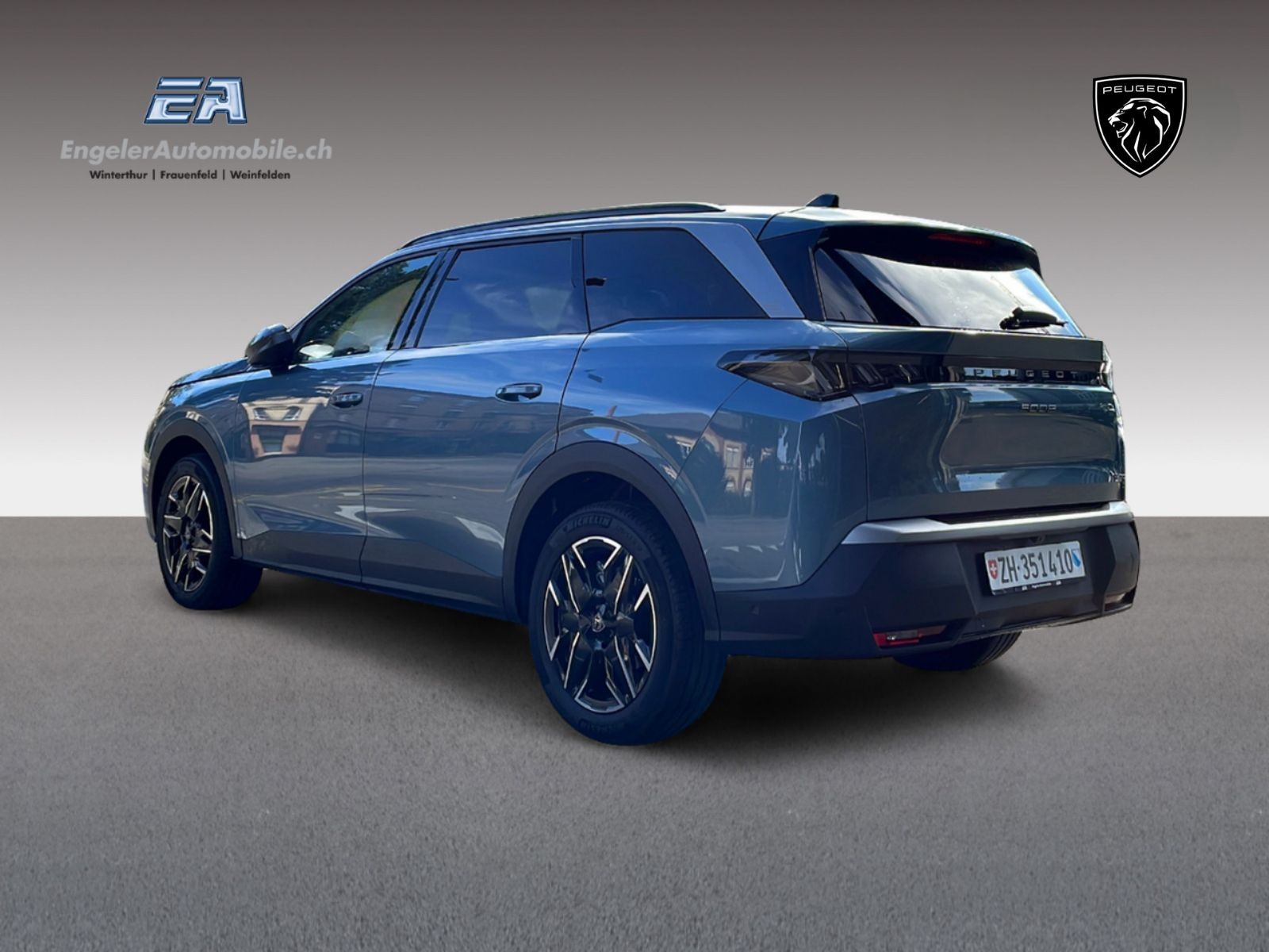 PEUGEOT 5008 1.2 Hybrid Allure-showroom-element-3