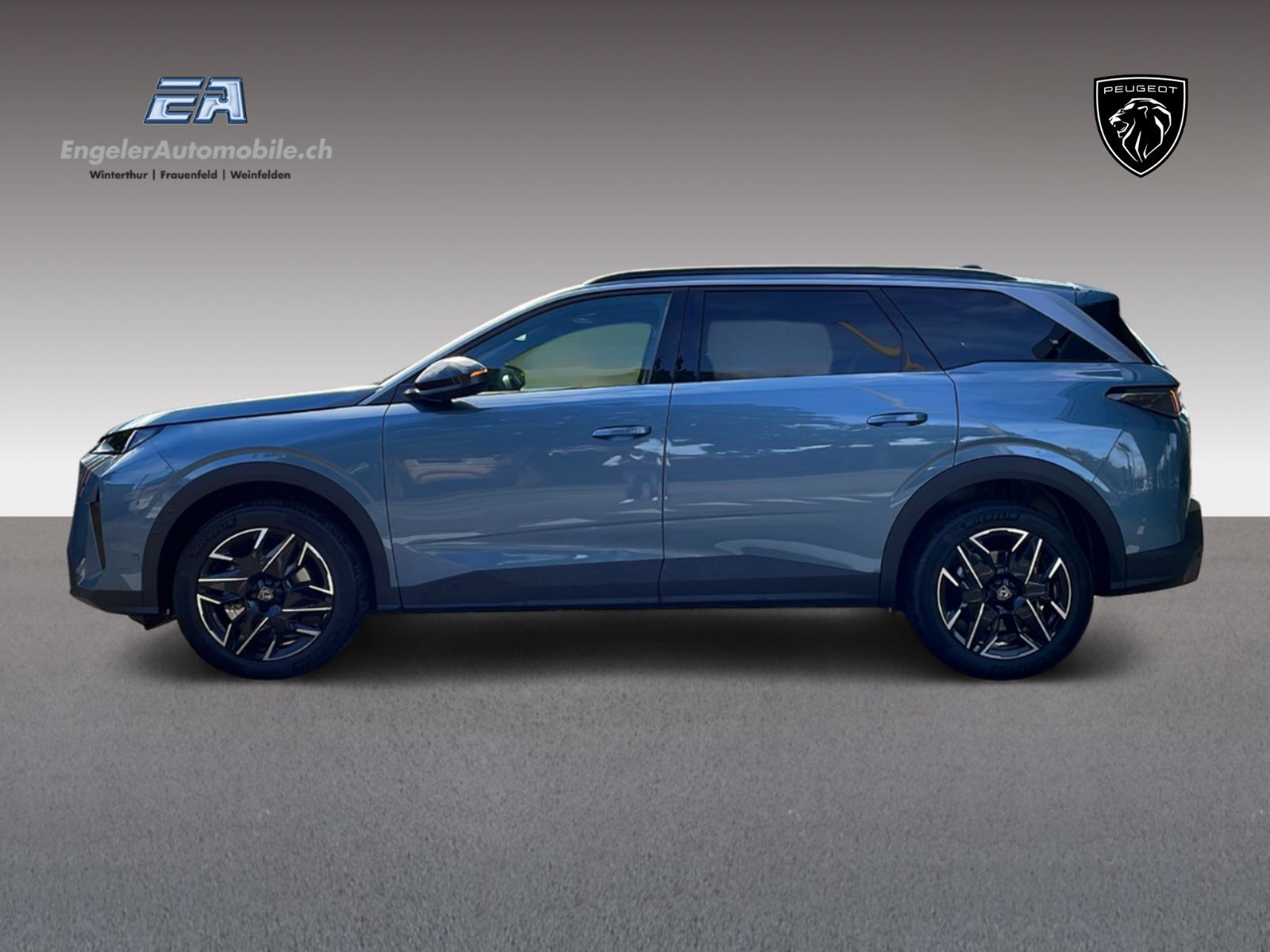 PEUGEOT 5008 1.2 Hybrid Allure-showroom-element-2