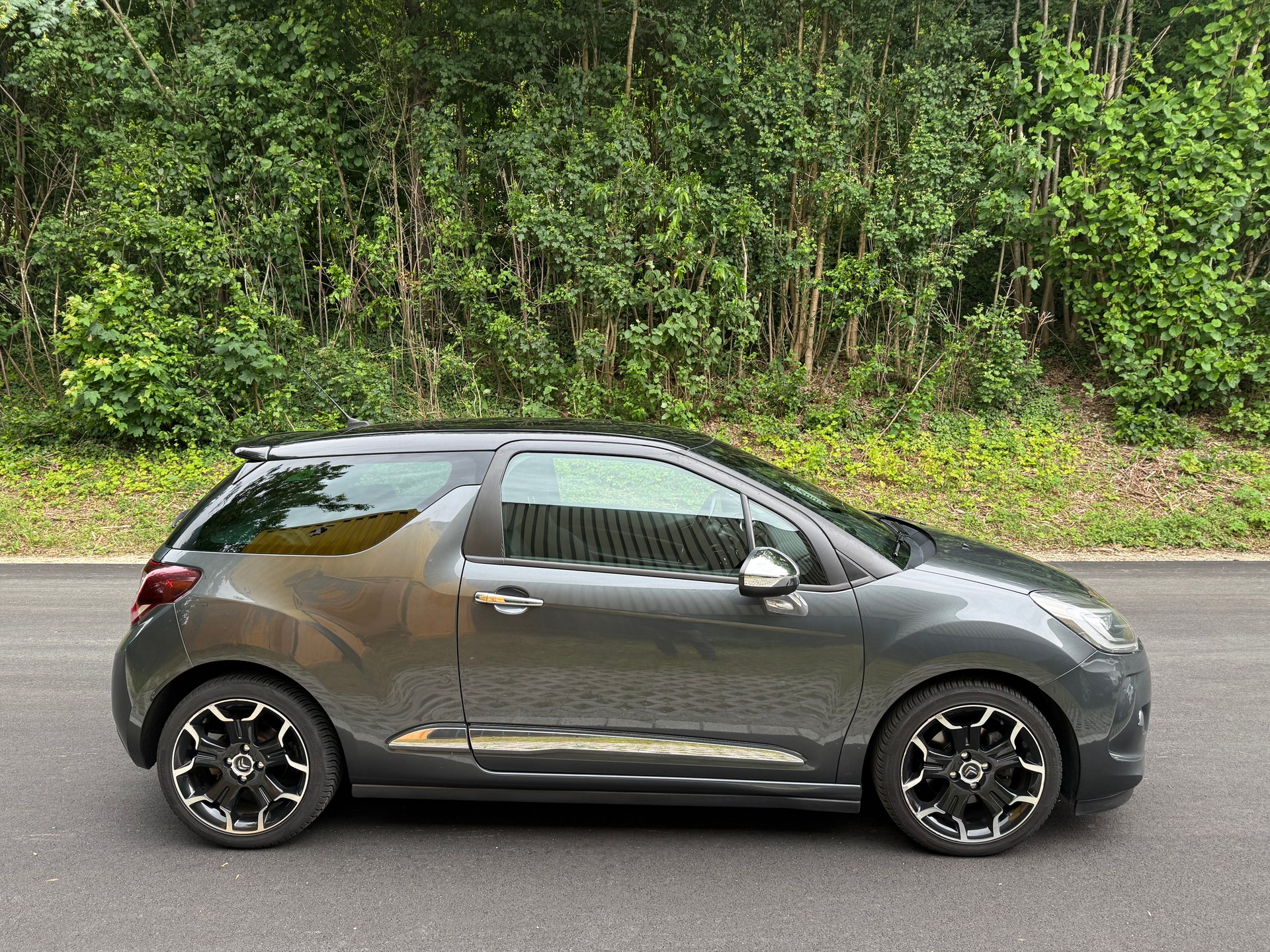 DS AUTOMOBILES DS3 1.6 THP Faubourg Addict-image-1