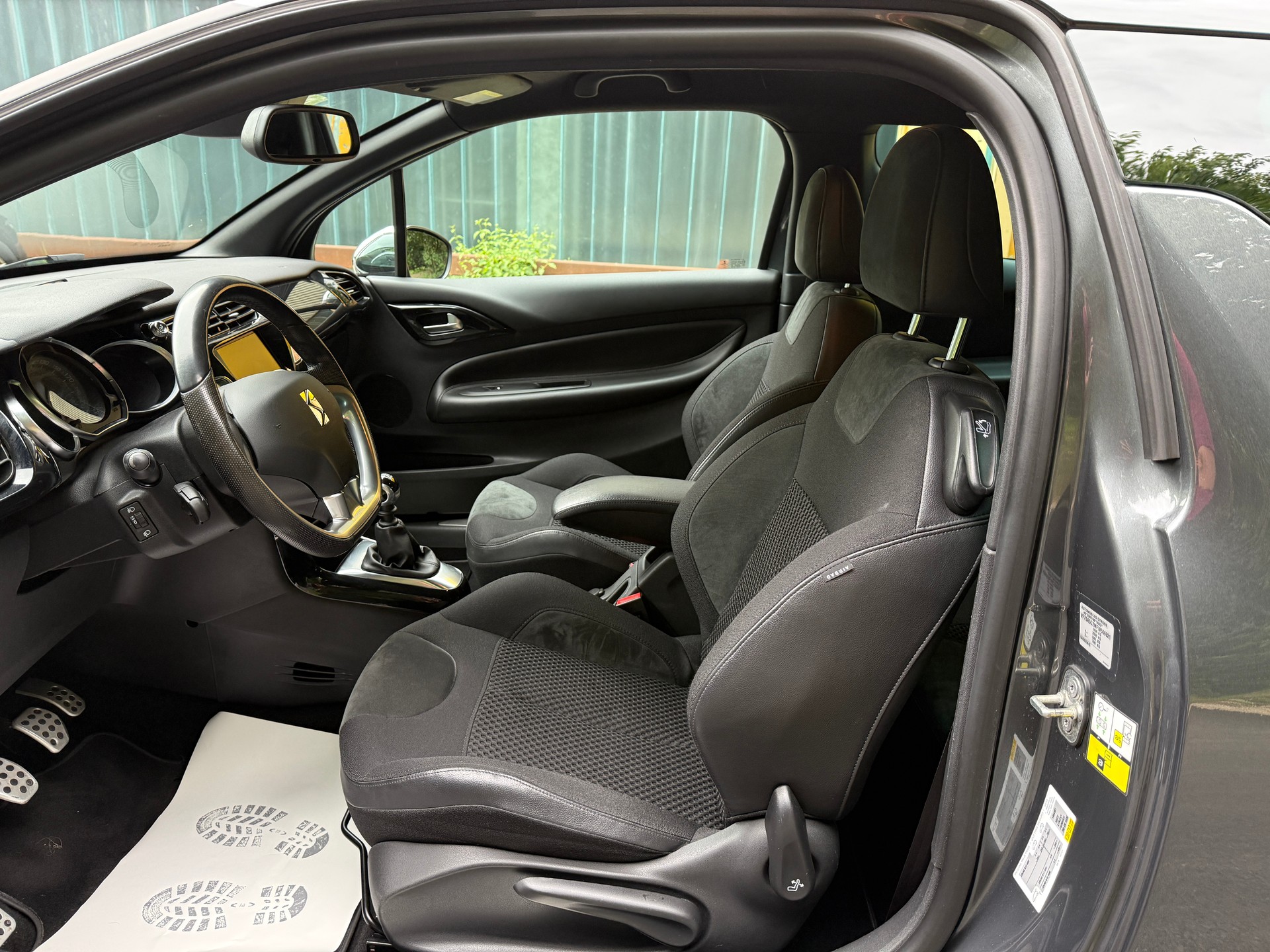 DS AUTOMOBILES DS3 1.6 THP Faubourg Addict-image-10
