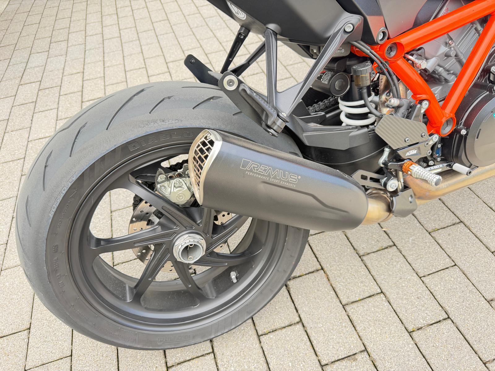 KTM 1390 Super Duke R EVO-image-7