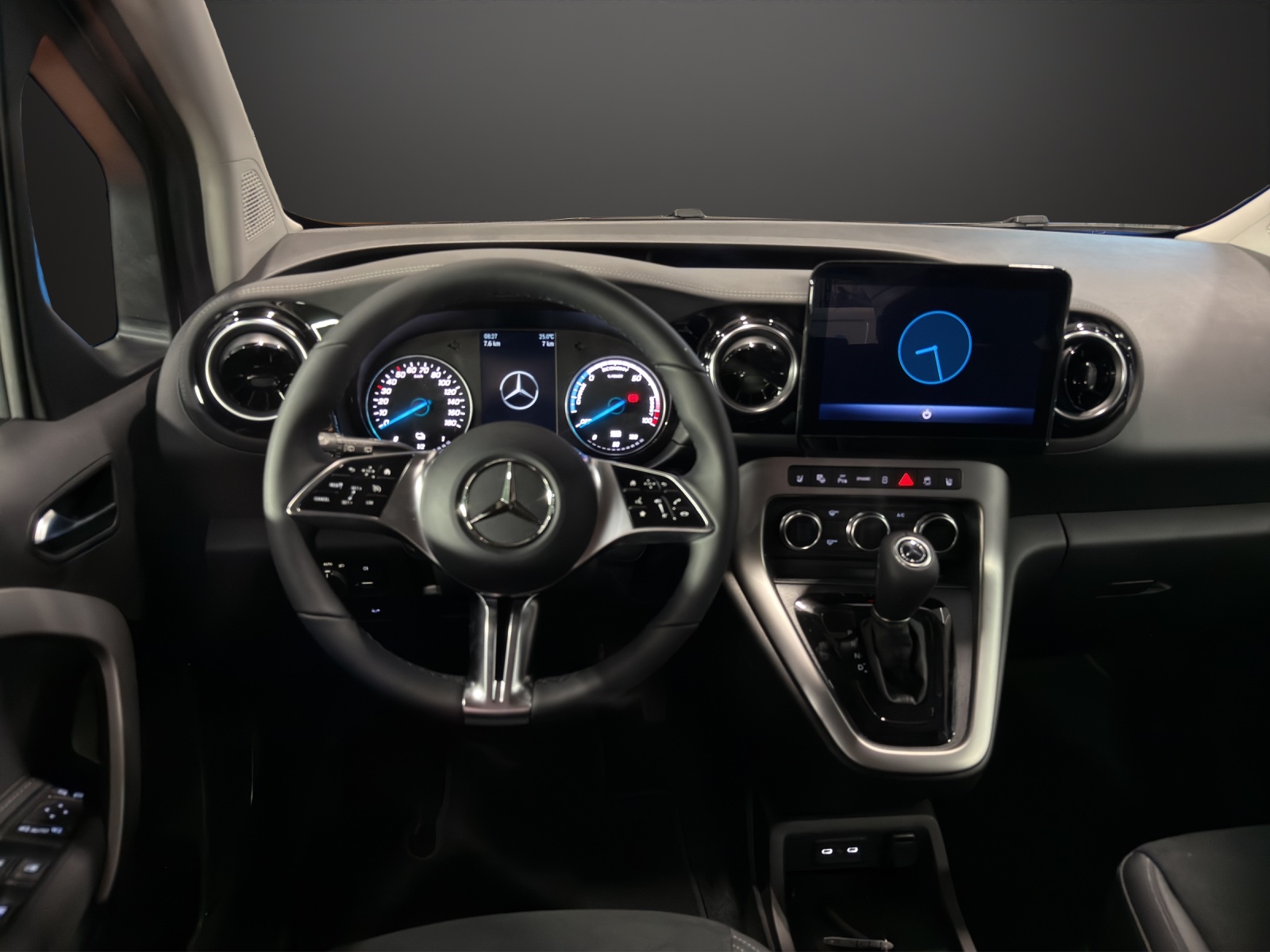 MERCEDES-BENZ EQT 45kWh Premium Plus Lang-image-8