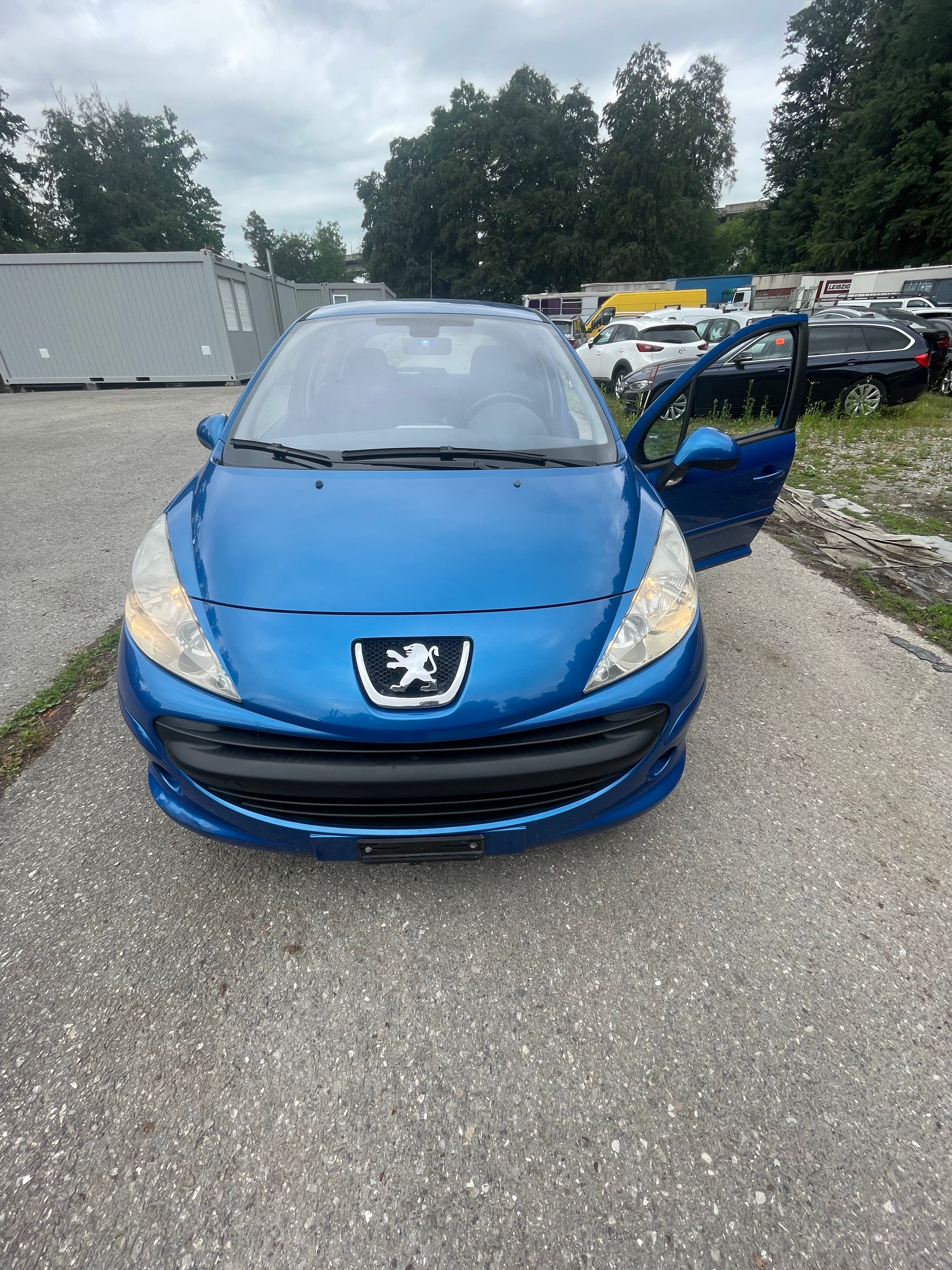 PEUGEOT 207