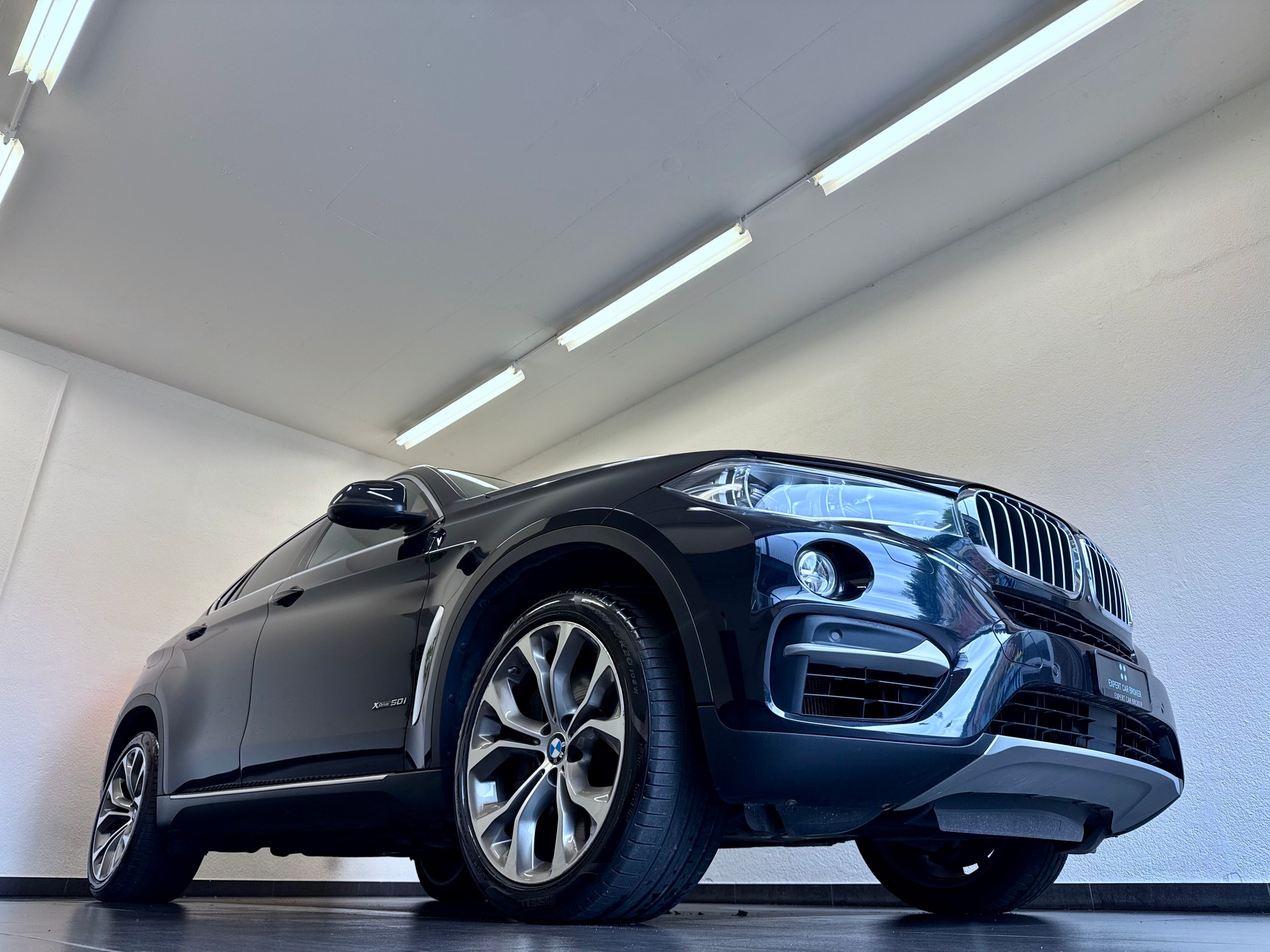 BMW X6 xDrive 50i Steptronic-showroom-element-2