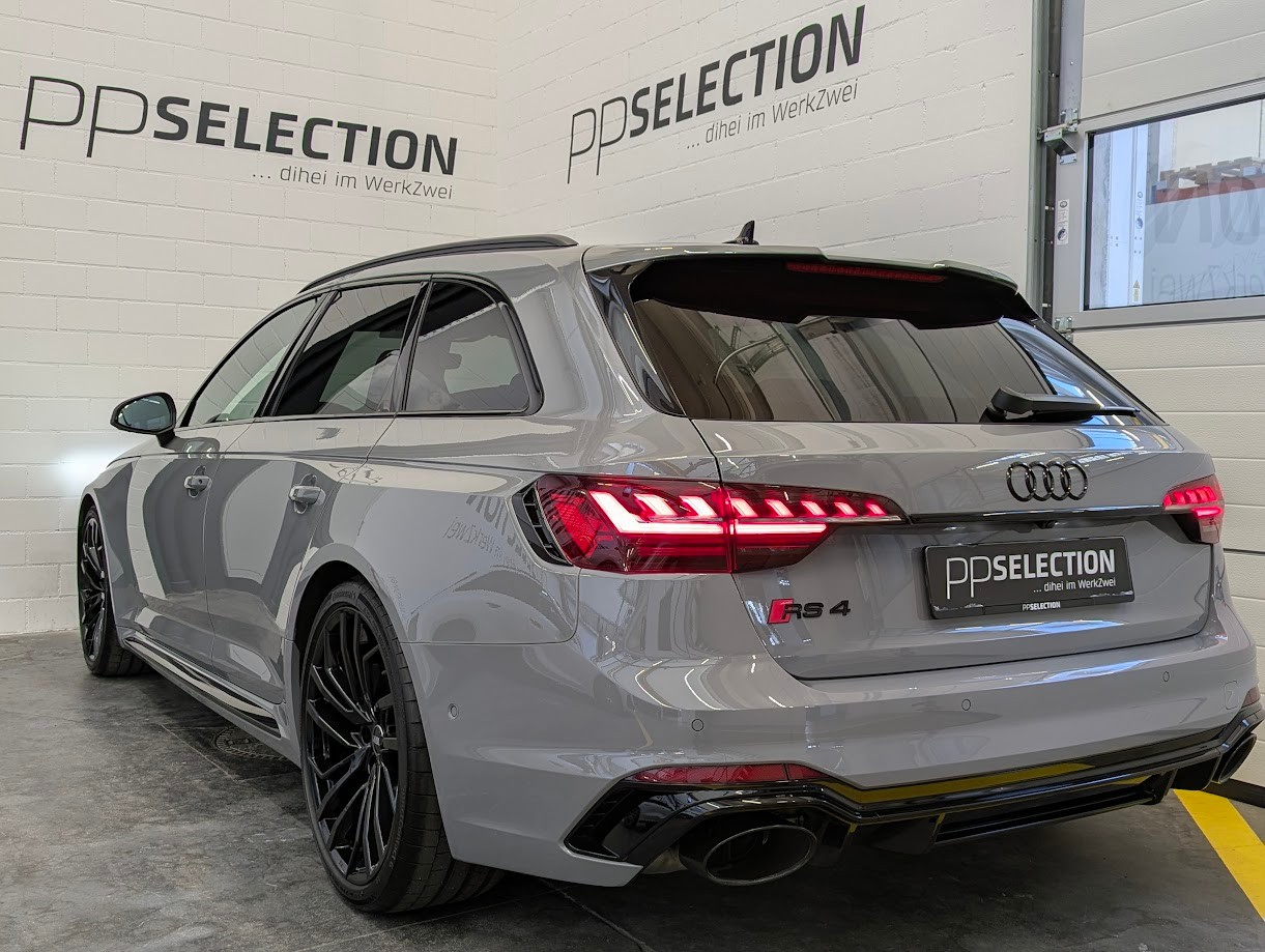 AUDI RS4 Avant 2.9 V6 TFSI quattro T-Tronic*FULL DYNAMIC BLACK-PACK+ DRC PANO HEAD-UP MASSAGE AGA 360CAM*-image-31