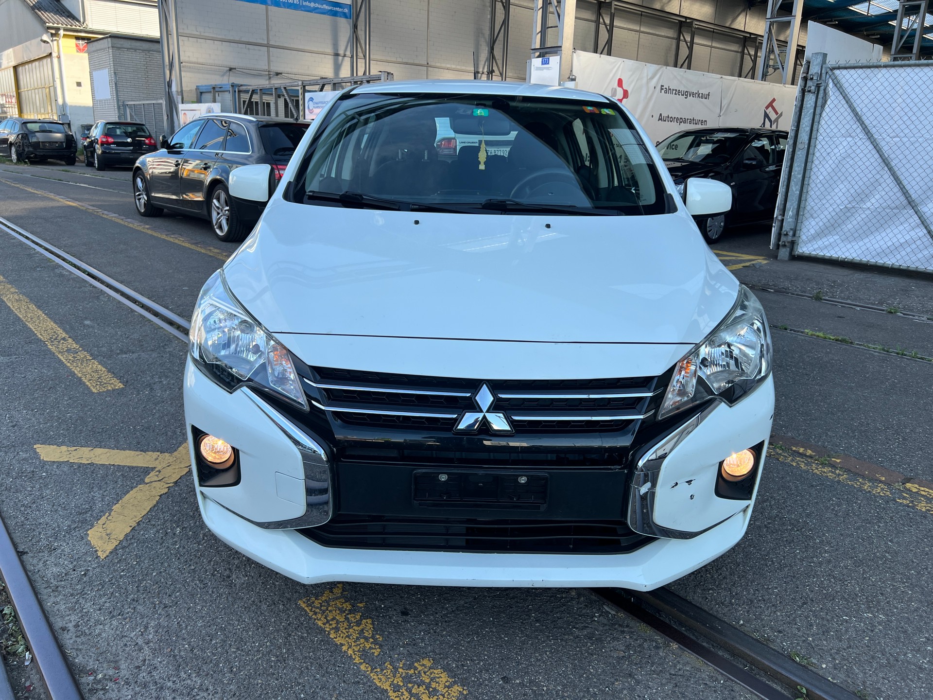 MITSUBISHI Space Star 1.0 Entry-showroom-element-1