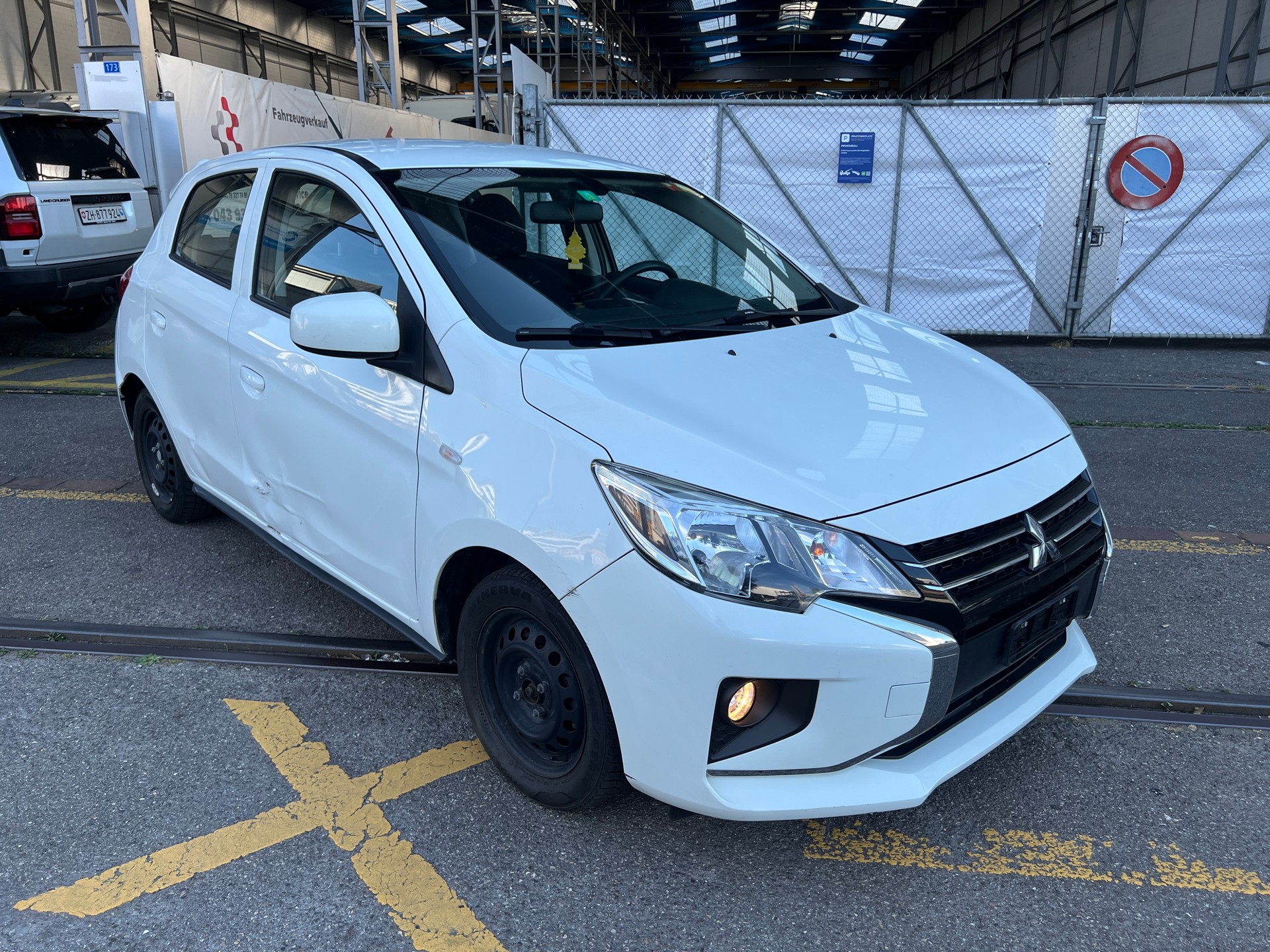 MITSUBISHI Space Star 1.0 Entry-showroom-element-2