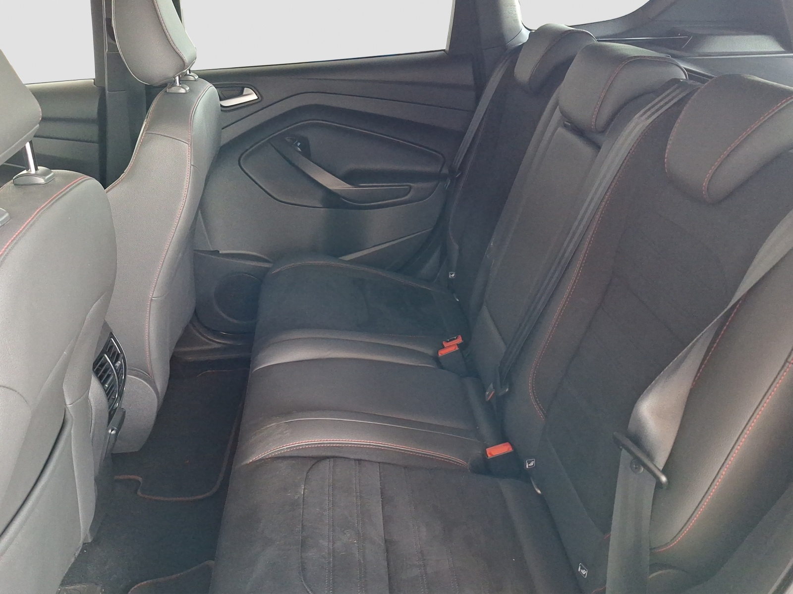 FORD Kuga 2.0 TDCi 150 ST-Line FPS-image-10