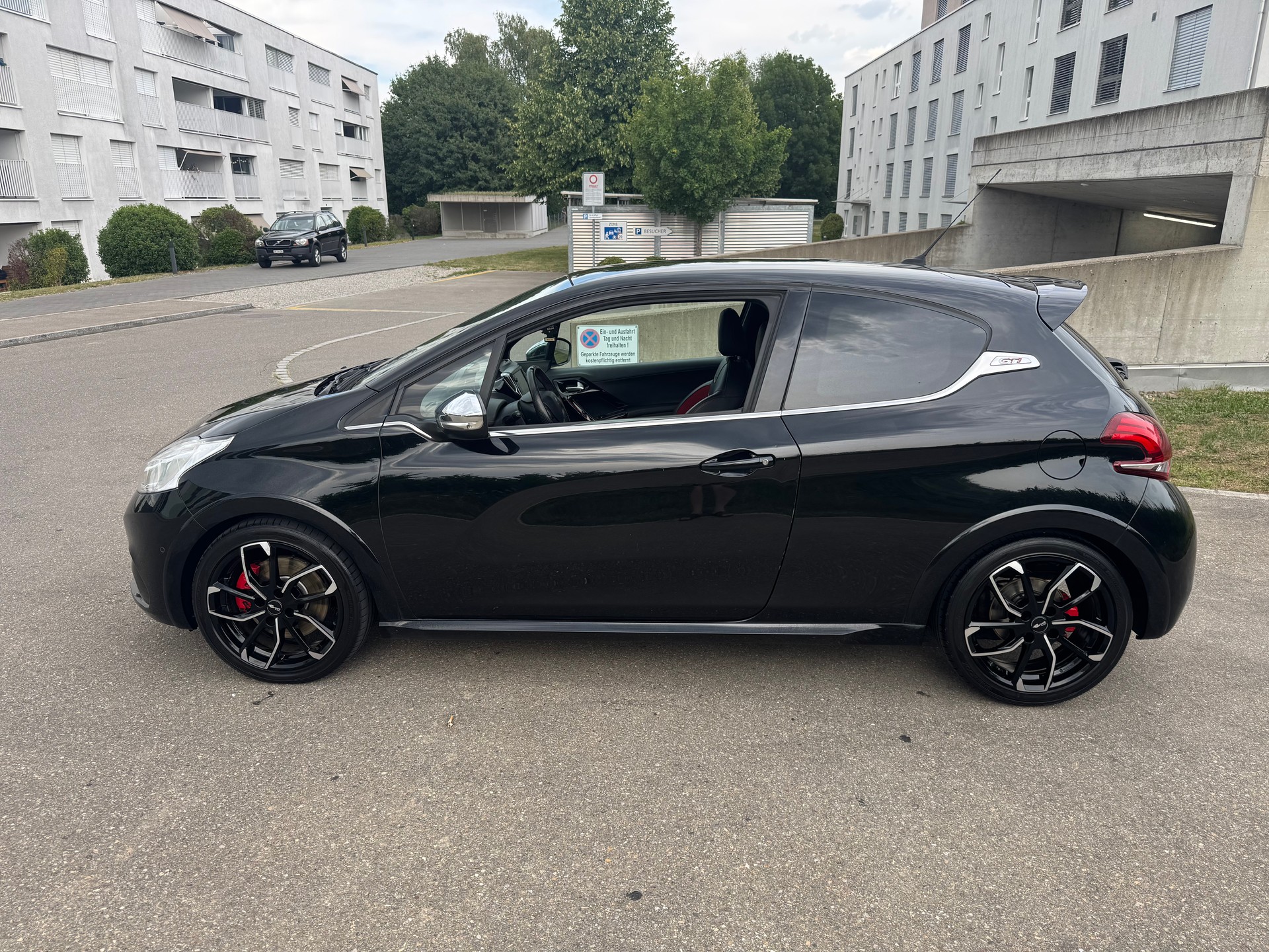 PEUGEOT 208 1.6 Turbo GTi Sport-image-2