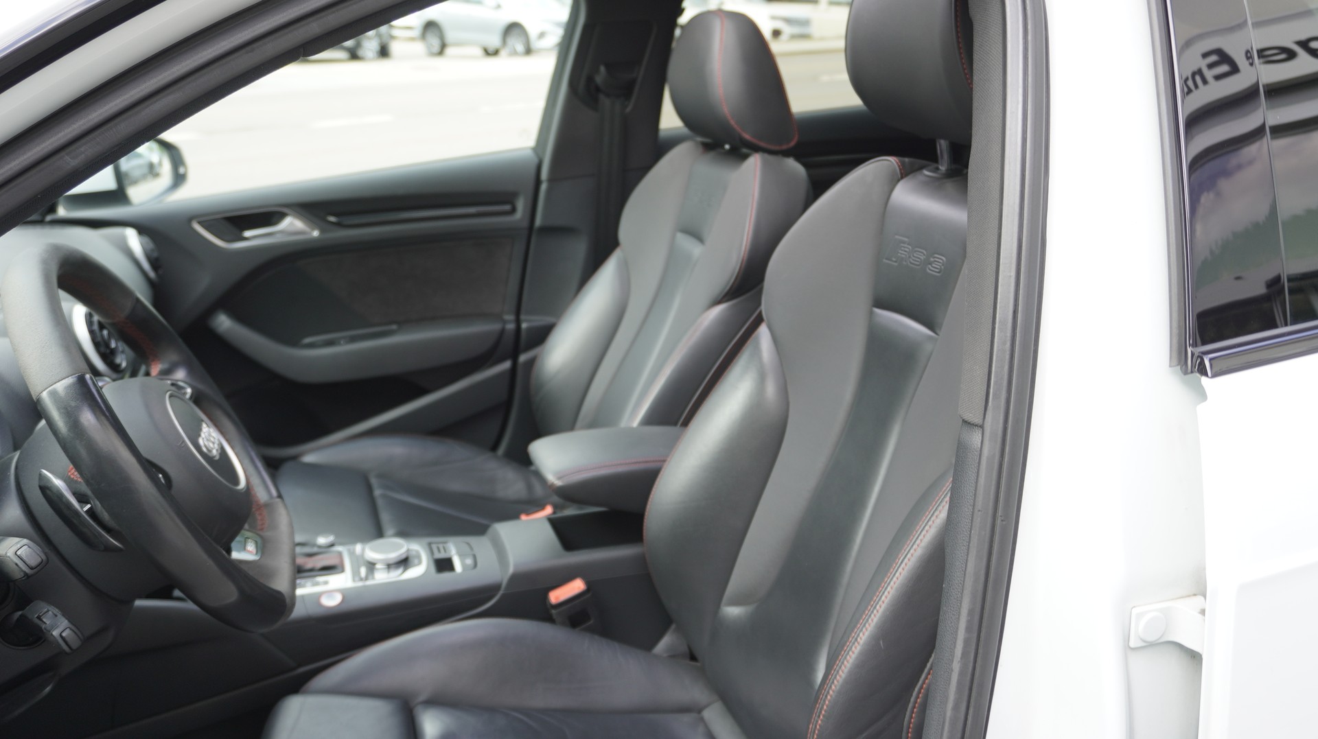 AUDI RS3 2.5 TSI quattro S-tronic-showroom-element-3