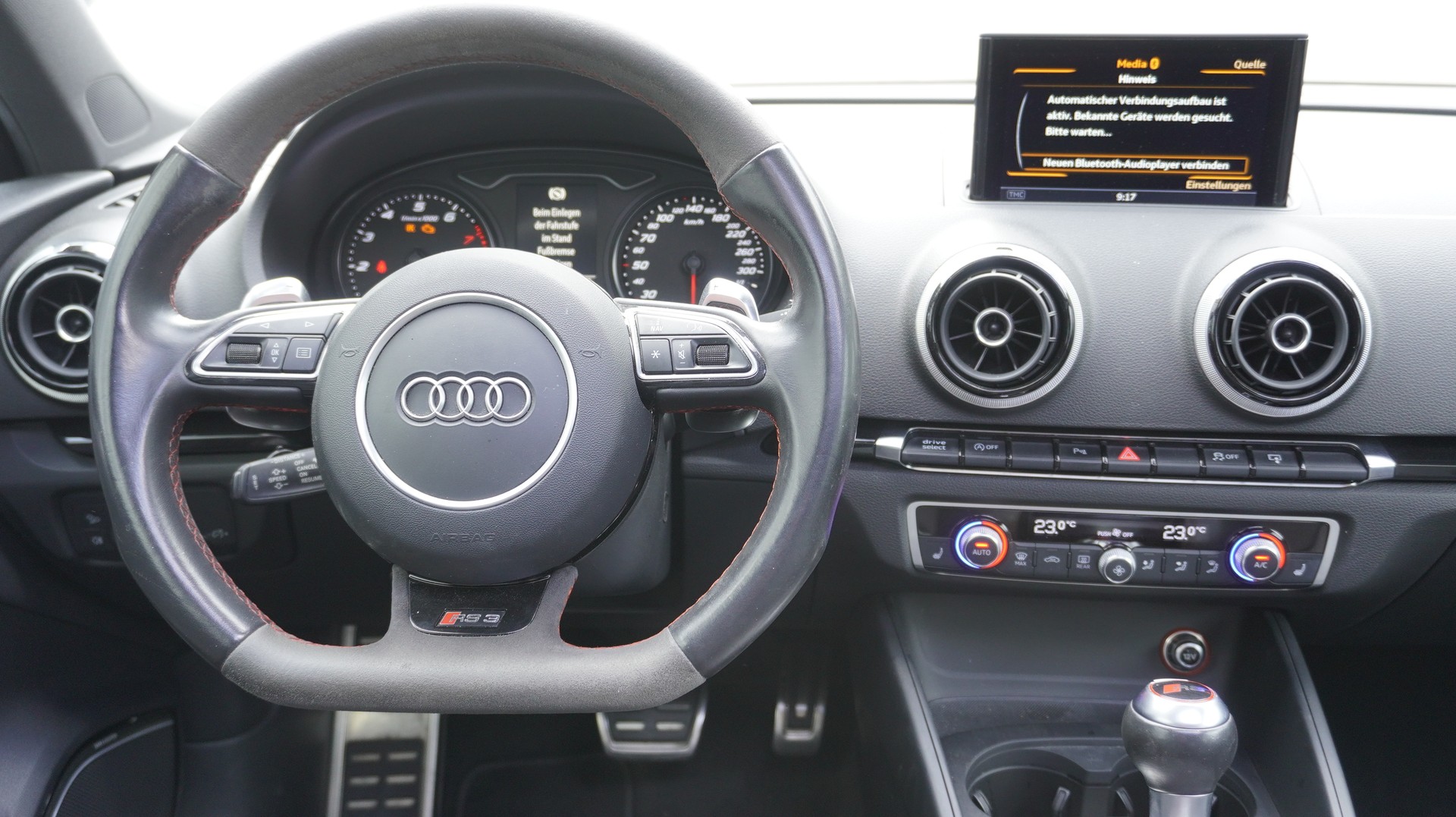 AUDI RS3 2.5 TSI quattro S-tronic-showroom-element-1